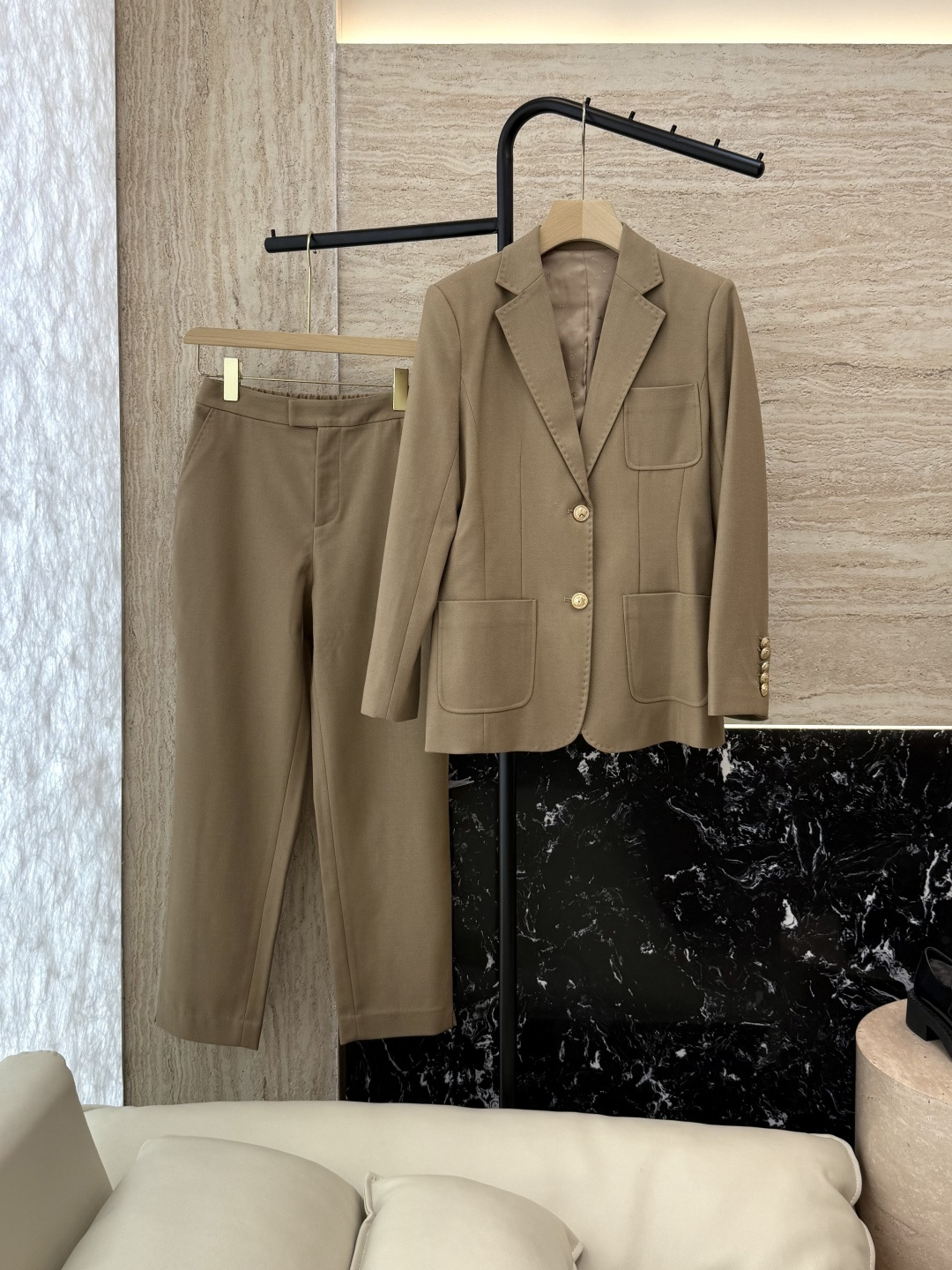 NO:933846,TF057# new suit Gucci 10 silk 60 wool long-sleeved suit jacket trousers suit khaki SMLXL, Gucci-clothing, gucci, gucci, tom ford, jackets & coats, business suit, real silk,19860909TF057#新款套装 Gucci 10 真丝 60羊毛 长袖西装外套 长裤 套装 卡其色 SMLXL,古驰-服装,gucci,gucci,tom ford,jackets & coats,business suit,real silk,,Women's clothing
