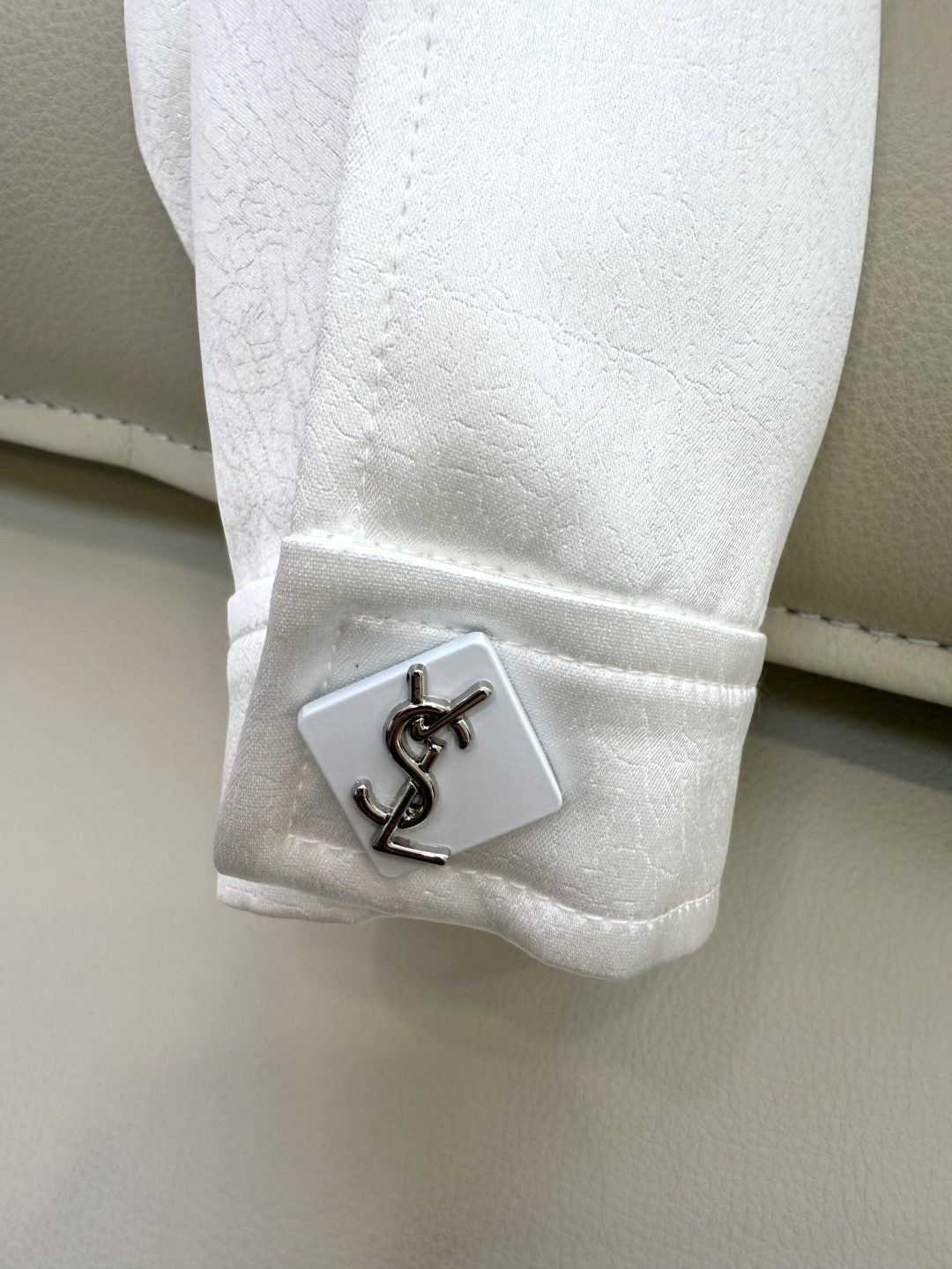 XZ0107#新款外套🌾YSL 100% 醋酸 提花 长袖外套 黑色 白色SMLXL