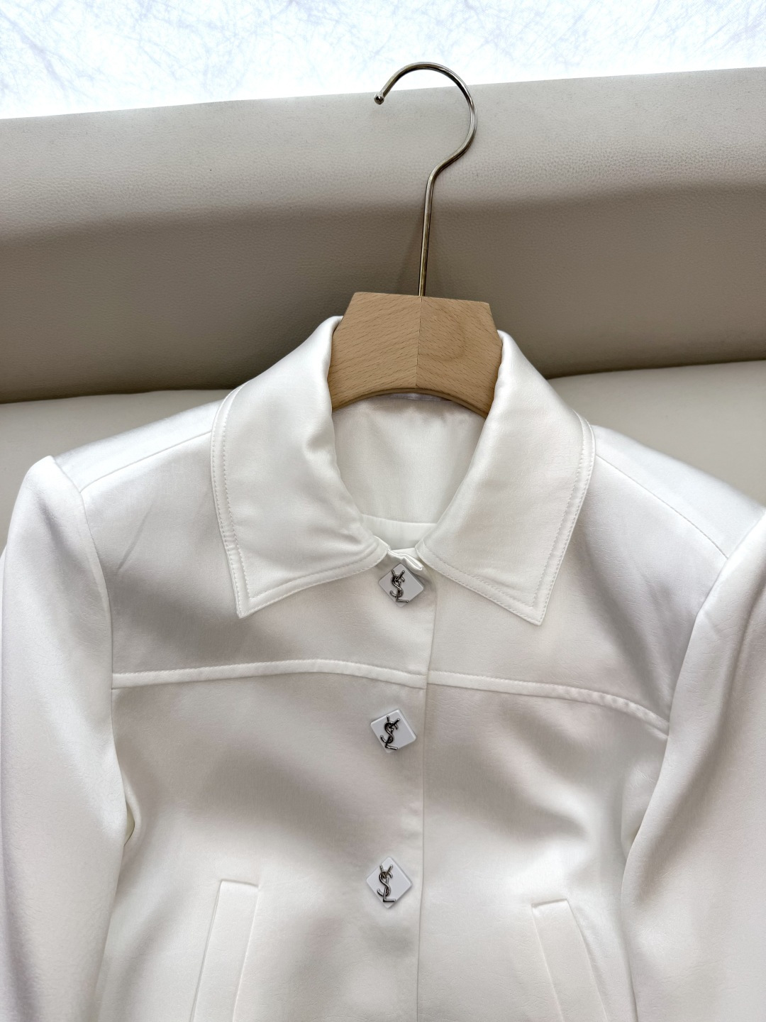 XZ0107#新款外套🌾YSL 100% 醋酸 提花 长袖外套 黑色 白色SMLXL