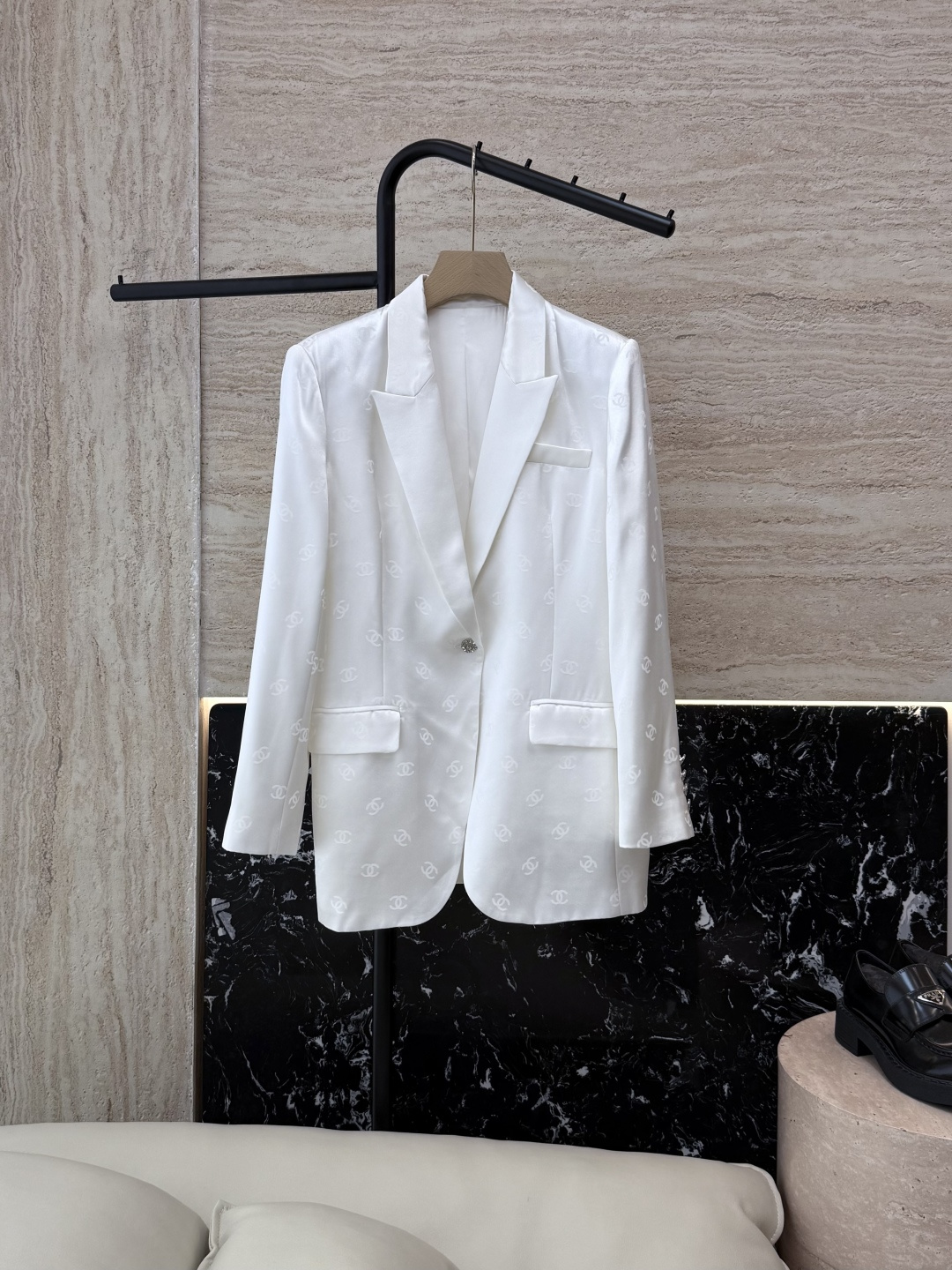 NO:437341,aXZ0109# new jacket Xiaoxiang acetic acid letter jacquard long-sleeved jacket Black White SMLXL,,jackets & coats,alexander wang19860909aXZ0109#新款外套 小香 醋酸 字母提花 长袖外套 黑色 白色SMLXL,,jackets & coats,alexander wang,Women's clothing