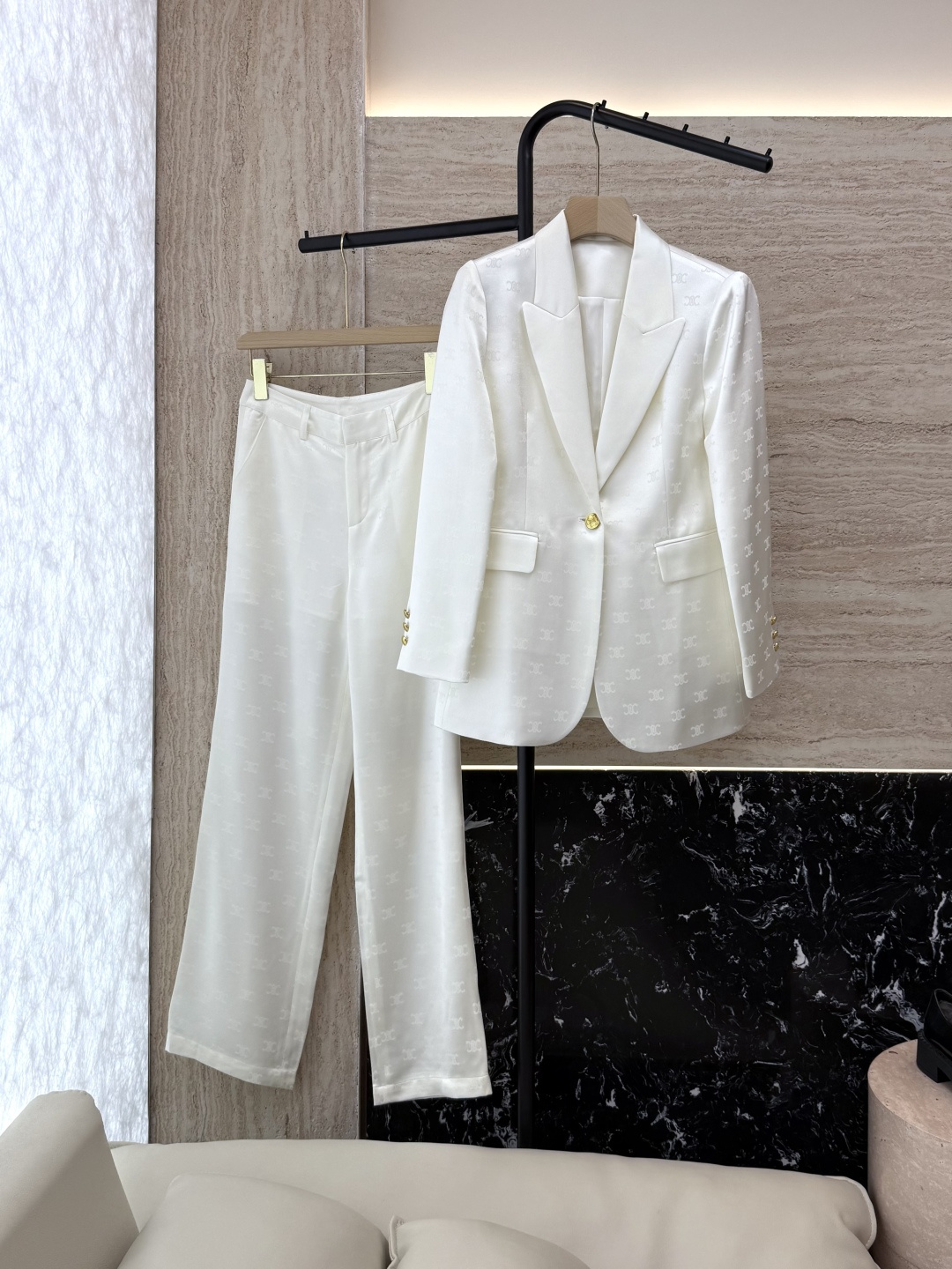 NO:437349,XZ0111# new suit celien gold buttons acetic acid letter jacquard long sleeve jacket trousers set black white SMLXL, celine, jackets & coats, alexander wang19860909XZ0111#新款套装 celien 金扣子 醋酸 字母提花 长袖外套长裤 套装 黑色 白色SMLXL,,celine,jackets & coats,alexander wang,Women's clothing