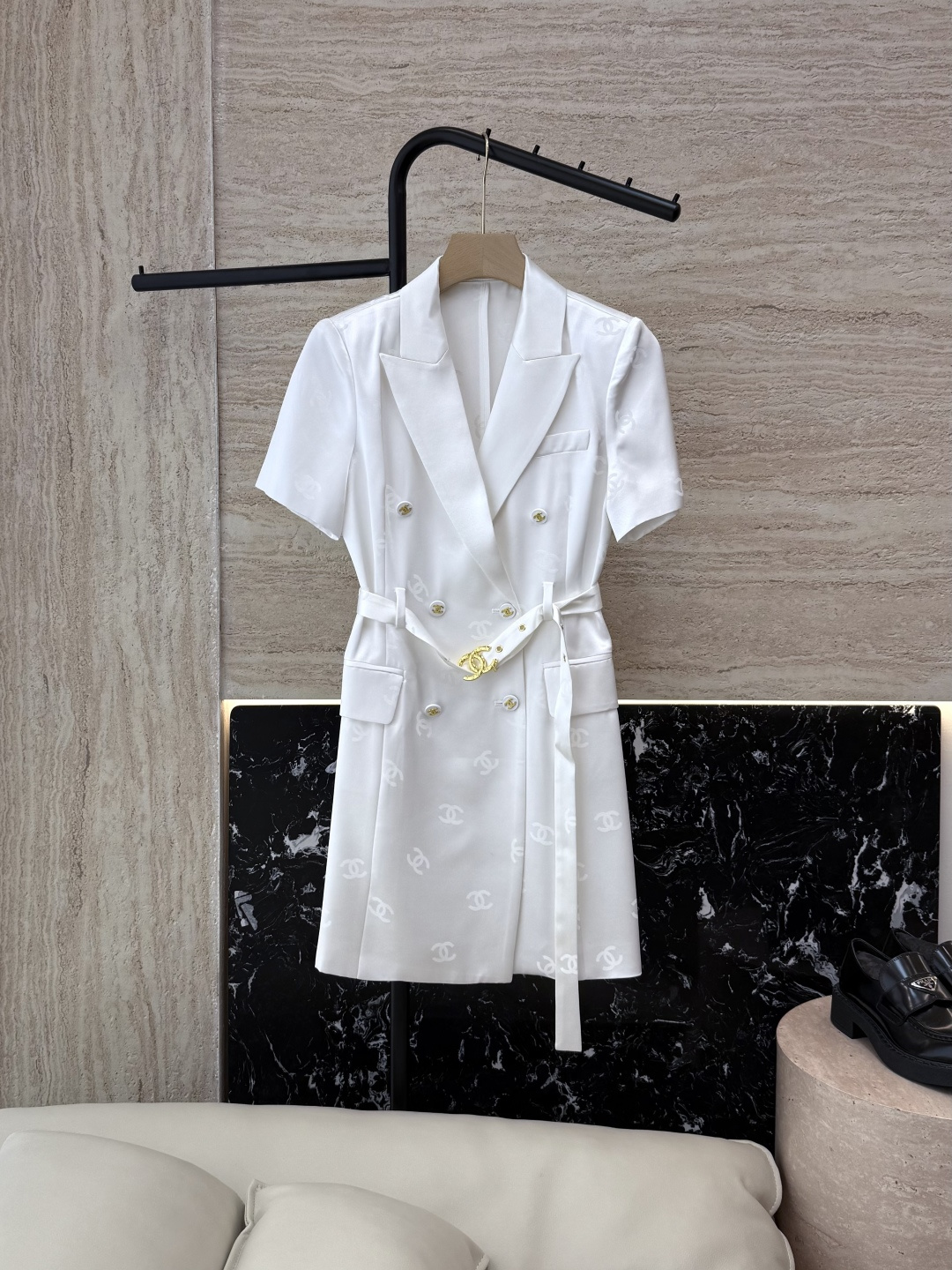 NO:437336,XZ0103# new dress Xiaoxiang Double row gold buttons Acetate jacquard Short-sleeved dress Black White SMLXL,,skirts,T-shirt,alexander wang19860909XZ0103#新款连衣裙 小香 双排金色扣 醋酸提花 短袖连衣裙 黑色 白色 SMLXL,,skirts,T-shirt,alexander wang,Women's clothing