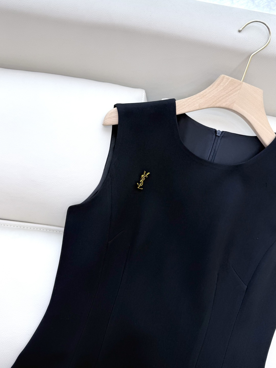 XZ0102#新款连衣裙⚠️🌾YSL 无袖背心 醋酸修身 连衣裙  黑色 白色 SMLXL