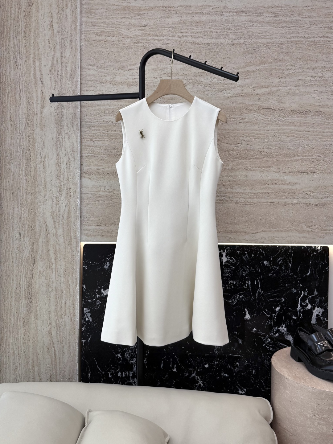 NO:437332,XZ0102# new dress YSL sleeveless vest acetic acid slim dress black white SMLXL, saint laurent, skirts, alexander wang19860909XZ0102#新款连衣裙 YSL 无袖背心 醋酸修身 连衣裙 黑色 白色 SMLXL,,saint laurent,skirts,alexander wang,Women's clothing