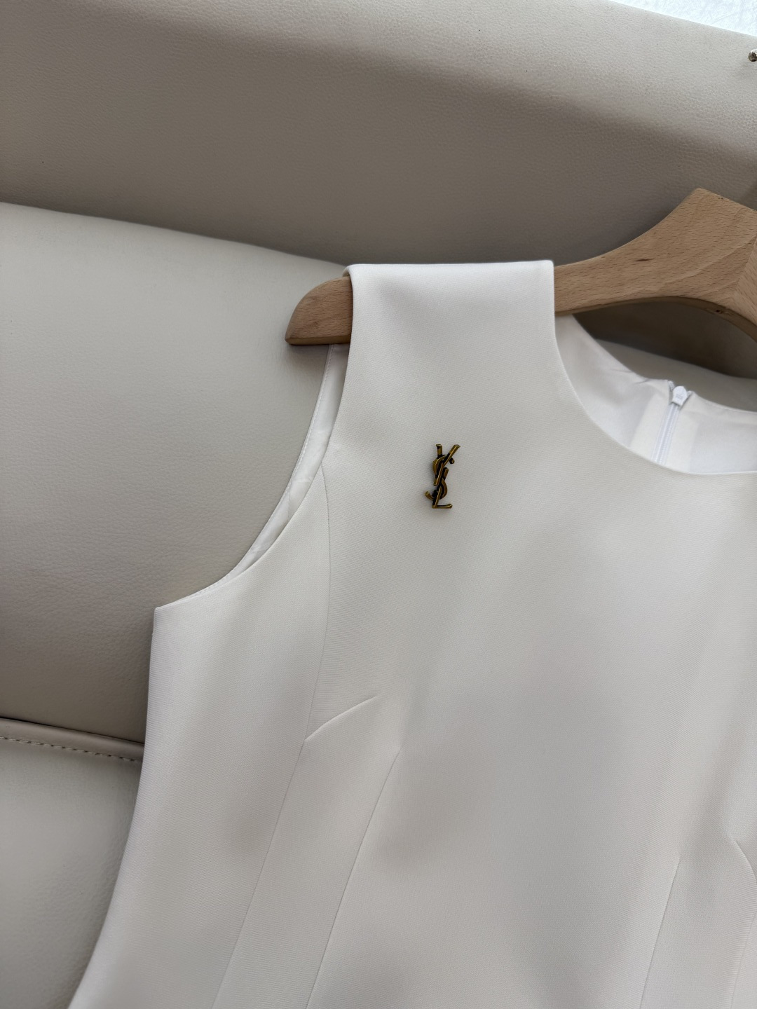 XZ0102#新款连衣裙⚠️🌾YSL 无袖背心 醋酸修身 连衣裙  黑色 白色 SMLXL
