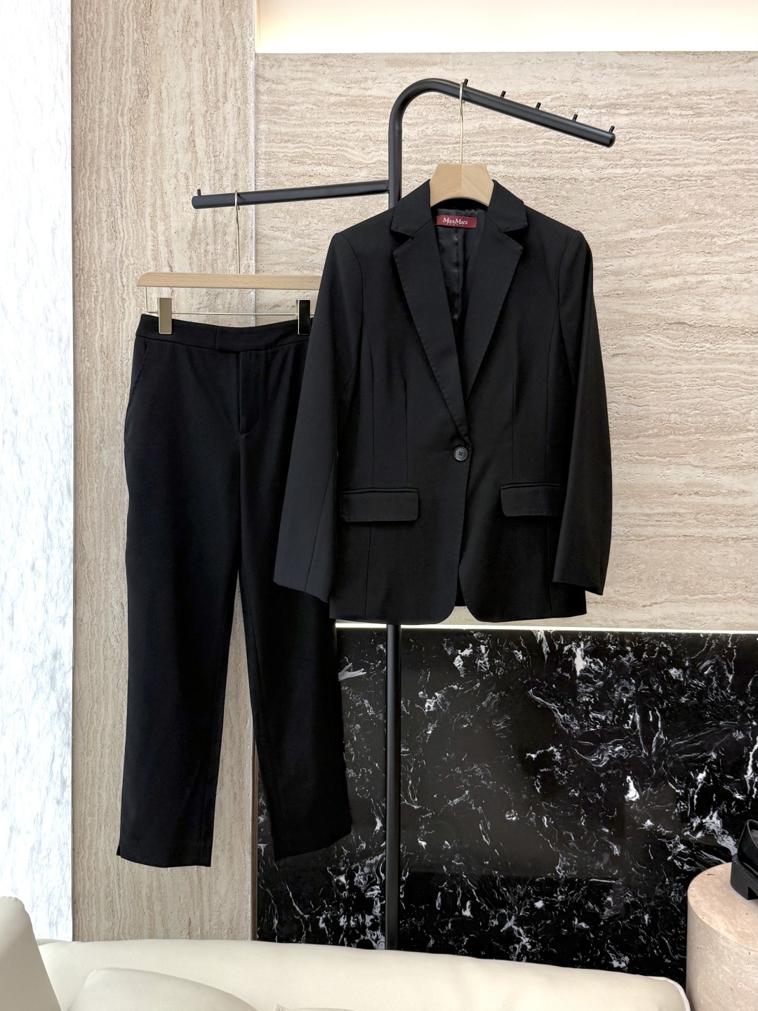 NO:442800,TF8001# new suit Max mara 60 wool long-sleeved suit jacket trousers suit black khaki 36/38/40/42,,tom ford,jackets & coats,business suit,alexander wang19860909TF8001#新款套装 Max mara 60羊毛 长袖西装外套 长裤 套装 黑色 卡其色 36/38/40/42,,tom ford,jackets & coats,business suit,alexander wang,Women's clothing