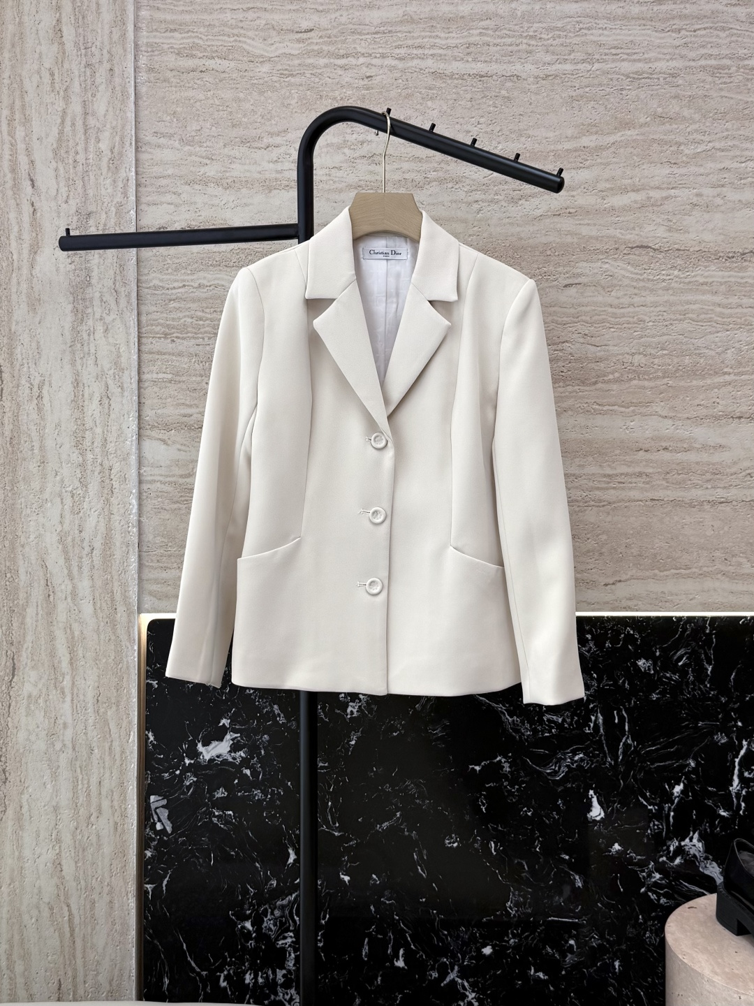 NO:442790,TF026# new jacket Dior classic 85 wool 15 silk single-breasted slim beige long-sleeved blazer 36/38/40,,dior,tom ford,jackets & coats,business suit,real silk,alexander wang19860909TF026#新款外套 Dior 经典款 85 羊毛 15真丝 单排扣 修身米白色 长袖西装外套 36/38/40,,dior,tom ford,jackets & coats,business suit,real silk,alexander wang,Women's clothing