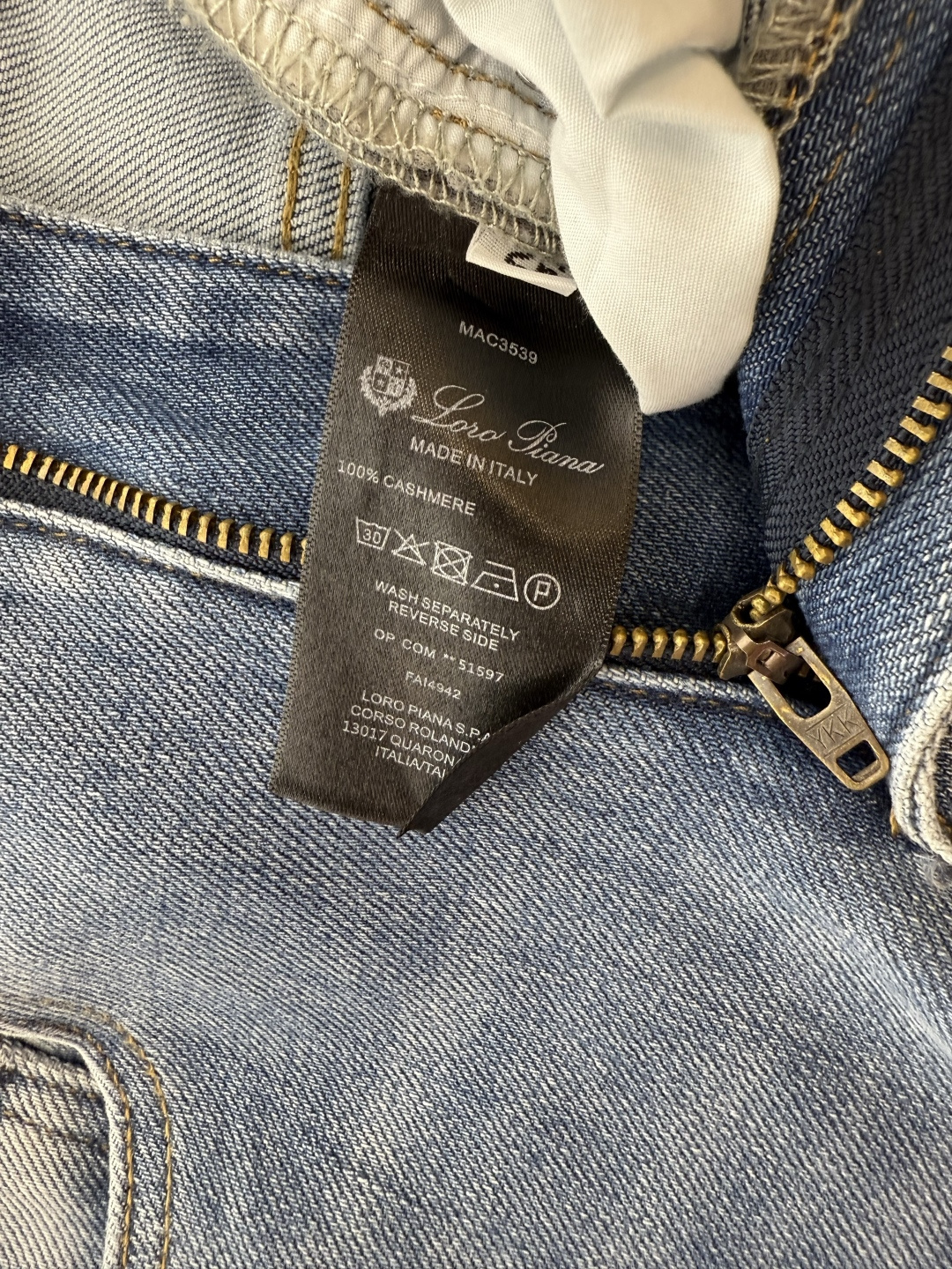 NZ006#新款牛仔裤⚠️。
Lp🆕 皮标 logo 直筒 牛仔裤 浅蓝色 26/27/28/29