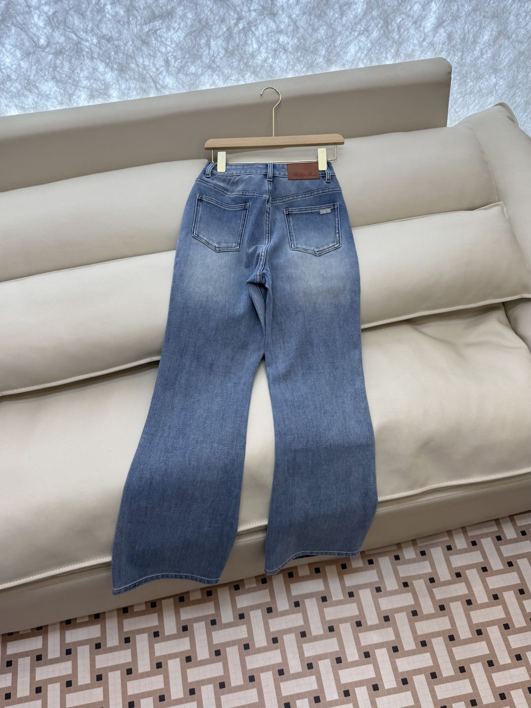 NZ004#新款牛仔裤⚠️。
Lp🆕 水洗 修身牛仔裤 浅蓝色 26/27/28/29