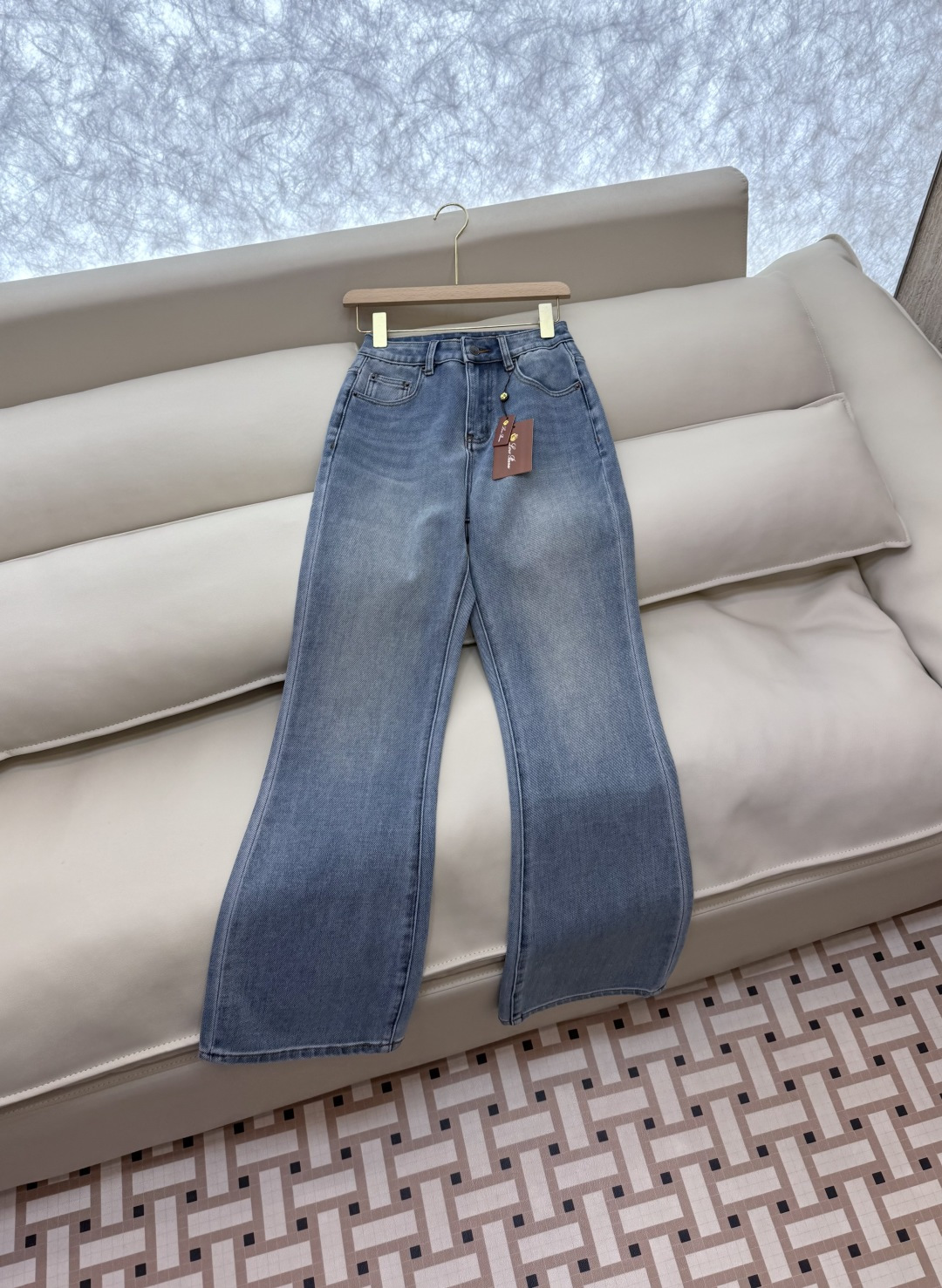 NZ004#新款牛仔裤⚠️。
Lp🆕 水洗 修身牛仔裤 浅蓝色 26/27/28/29