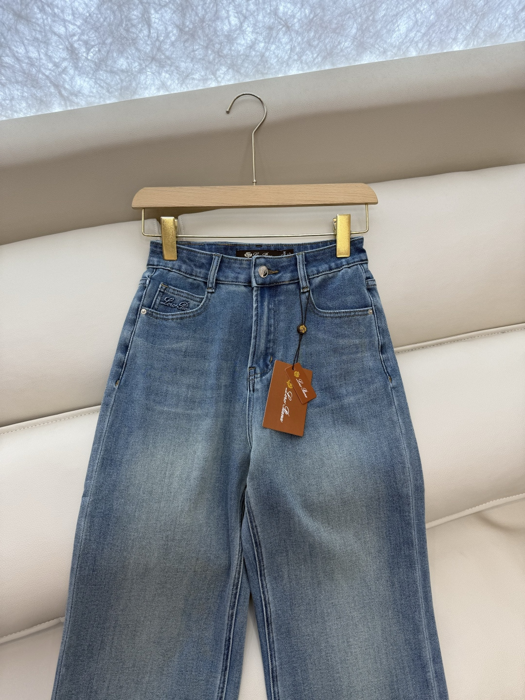 NZ007#新款牛仔裤⚠️。
Lp🆕 绣花logo 直筒 水洗 牛仔裤 浅蓝色 26/27/28/29