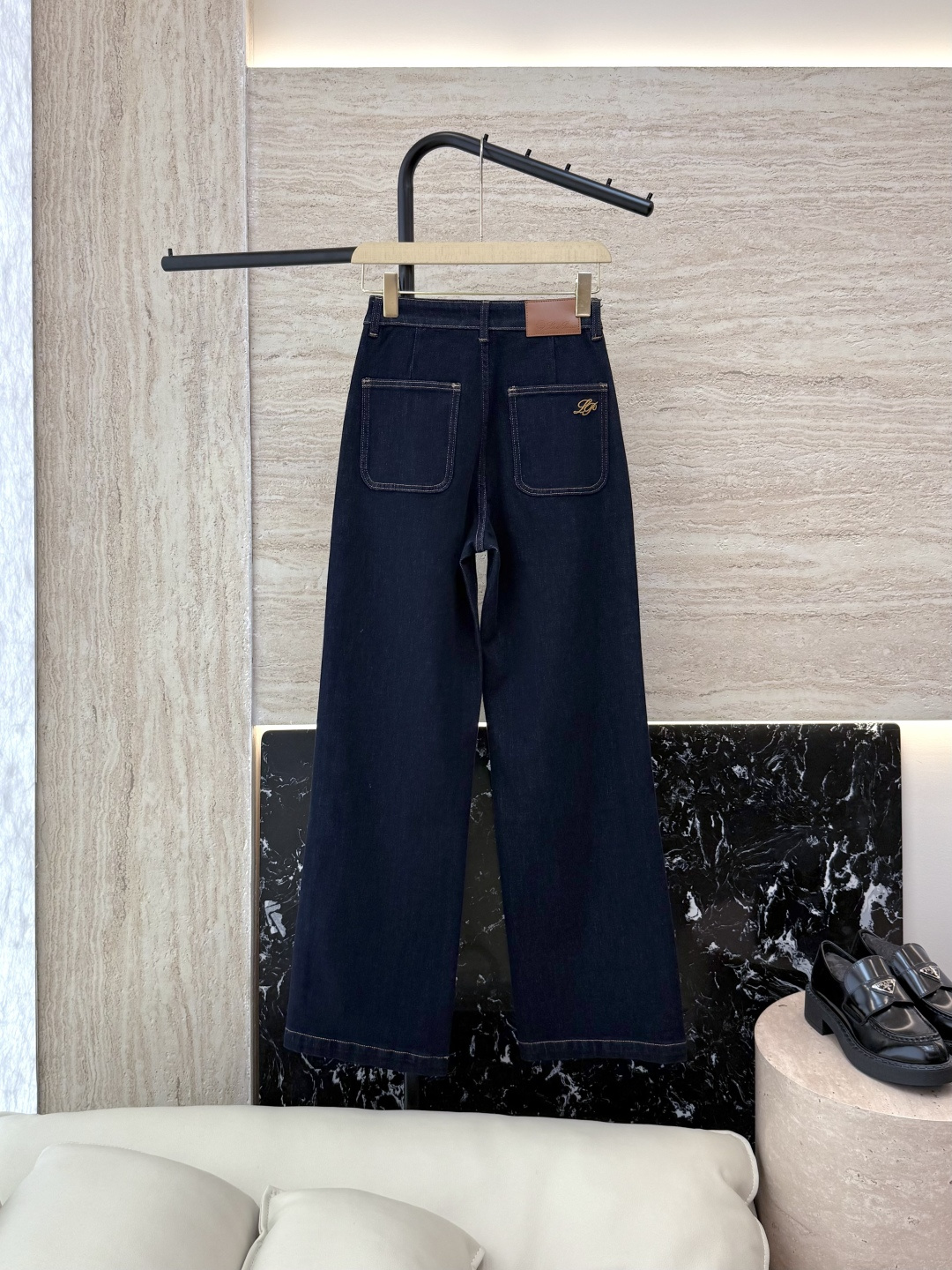 NZ005#新款牛仔裤⚠️。
Lp🆕 明线 绣花logo 直筒 牛仔裤 深蓝色 浅蓝色 26/27/28