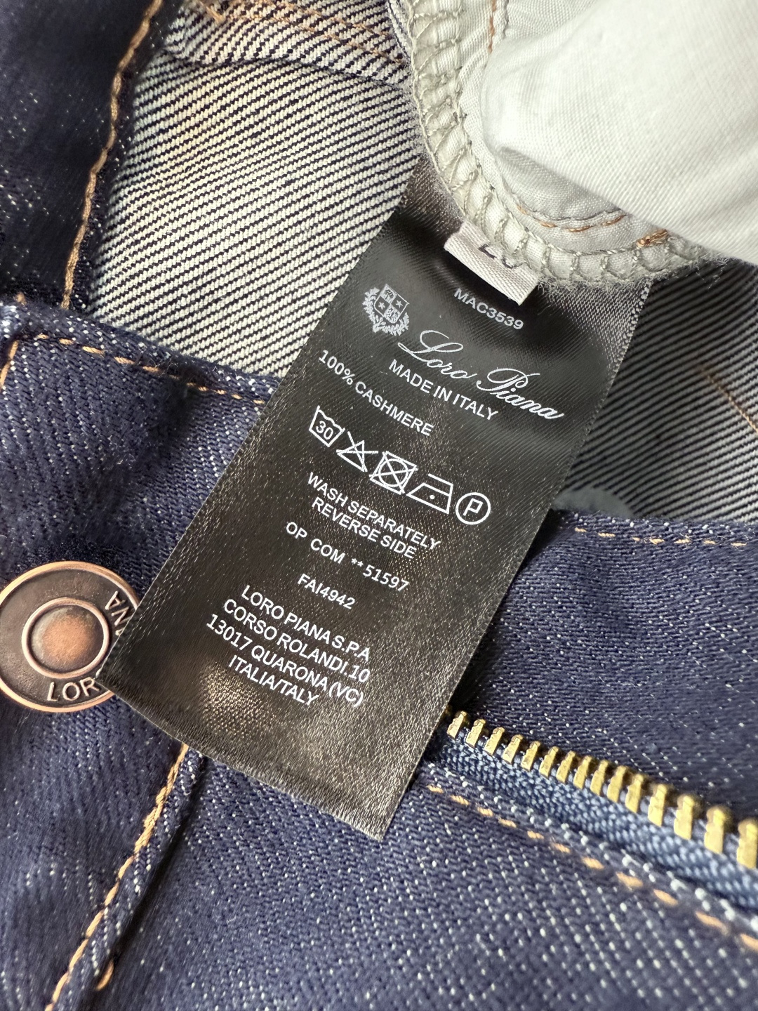 NZ005#新款牛仔裤⚠️。
Lp🆕 明线 绣花logo 直筒 牛仔裤 深蓝色 浅蓝色 26/27/28