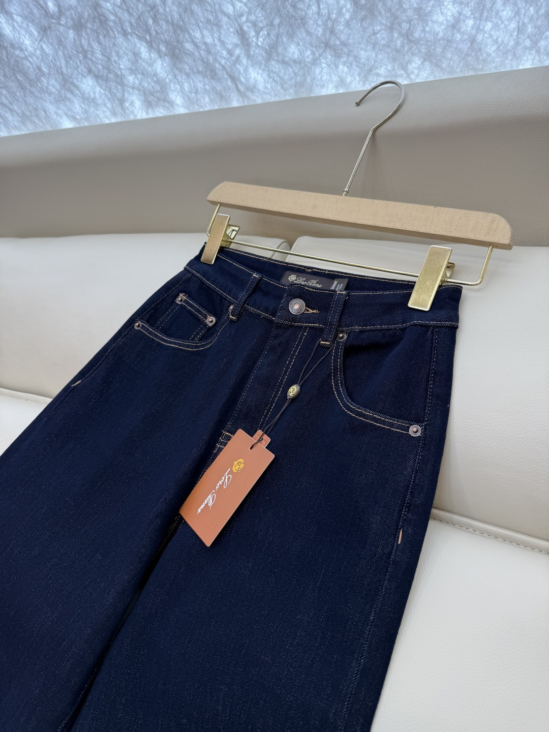 NZ005#新款牛仔裤⚠️。
Lp🆕 明线 绣花logo 直筒 牛仔裤 深蓝色 浅蓝色 26/27/28