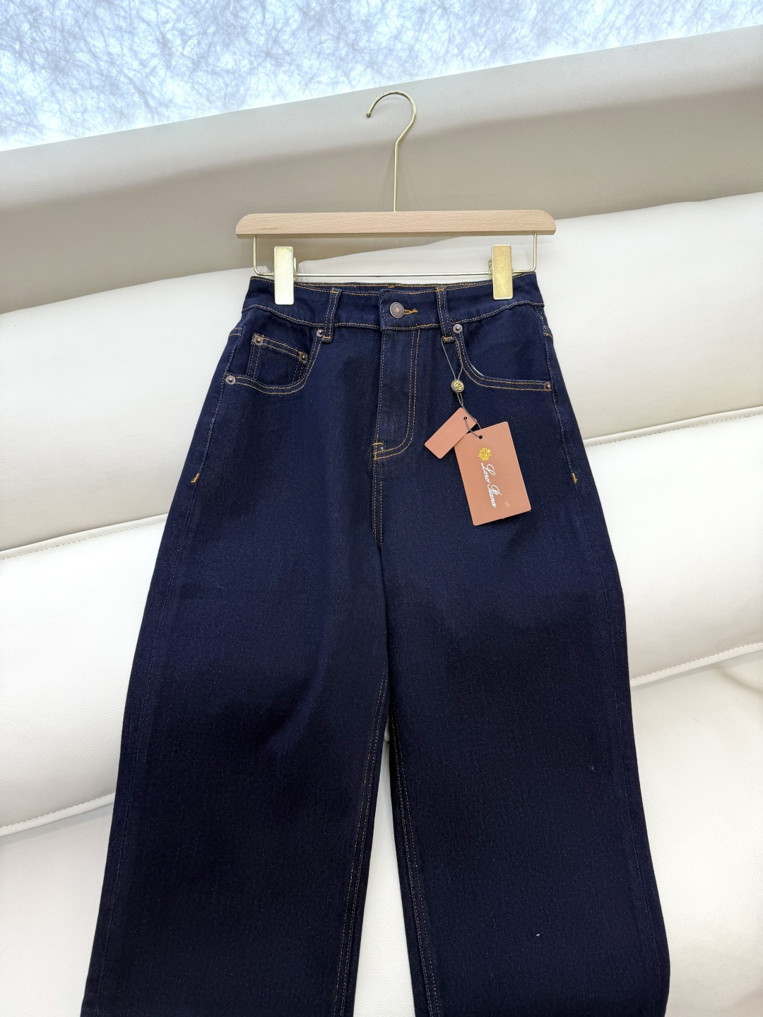NZ003#新款牛仔裤⚠️。
Lp🆕 明线 直筒 牛仔裤 深蓝色 26/27/28/29