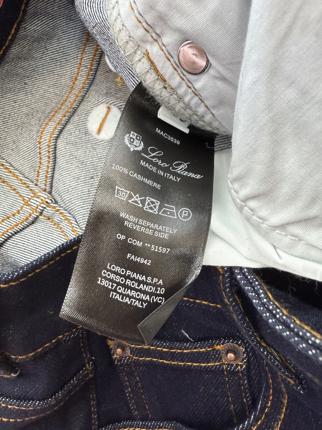 NZ002#新款牛仔裤⚠️。
Lp🆕 明线 修身牛仔裤 深蓝色 26/27/28/29