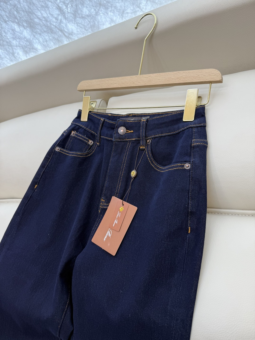 NZ002#新款牛仔裤⚠️。
Lp🆕 明线 修身牛仔裤 深蓝色 26/27/28/29