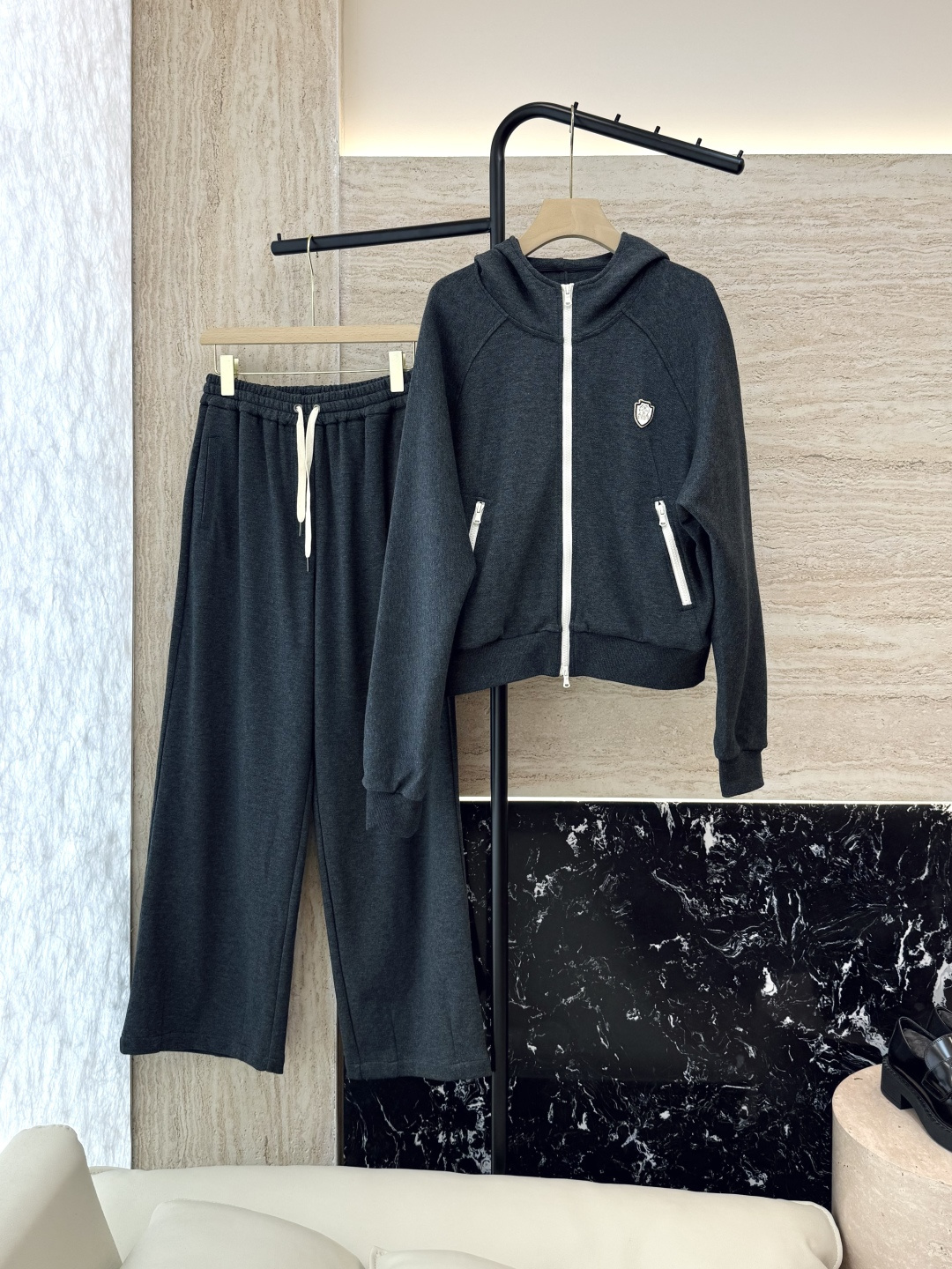 NO:446832,LZ25059# new suit BC 80 cotton casual style long sleeve hood jacket trousers suit dark gray white SML,,jackets & coats,hats,alexander wang19860909LZ25059#新款套装 BC 80棉 休闲风 长袖带帽外套长裤套装 深灰色 白色 SML,,jackets & coats,hats,alexander wang,Women's clothing