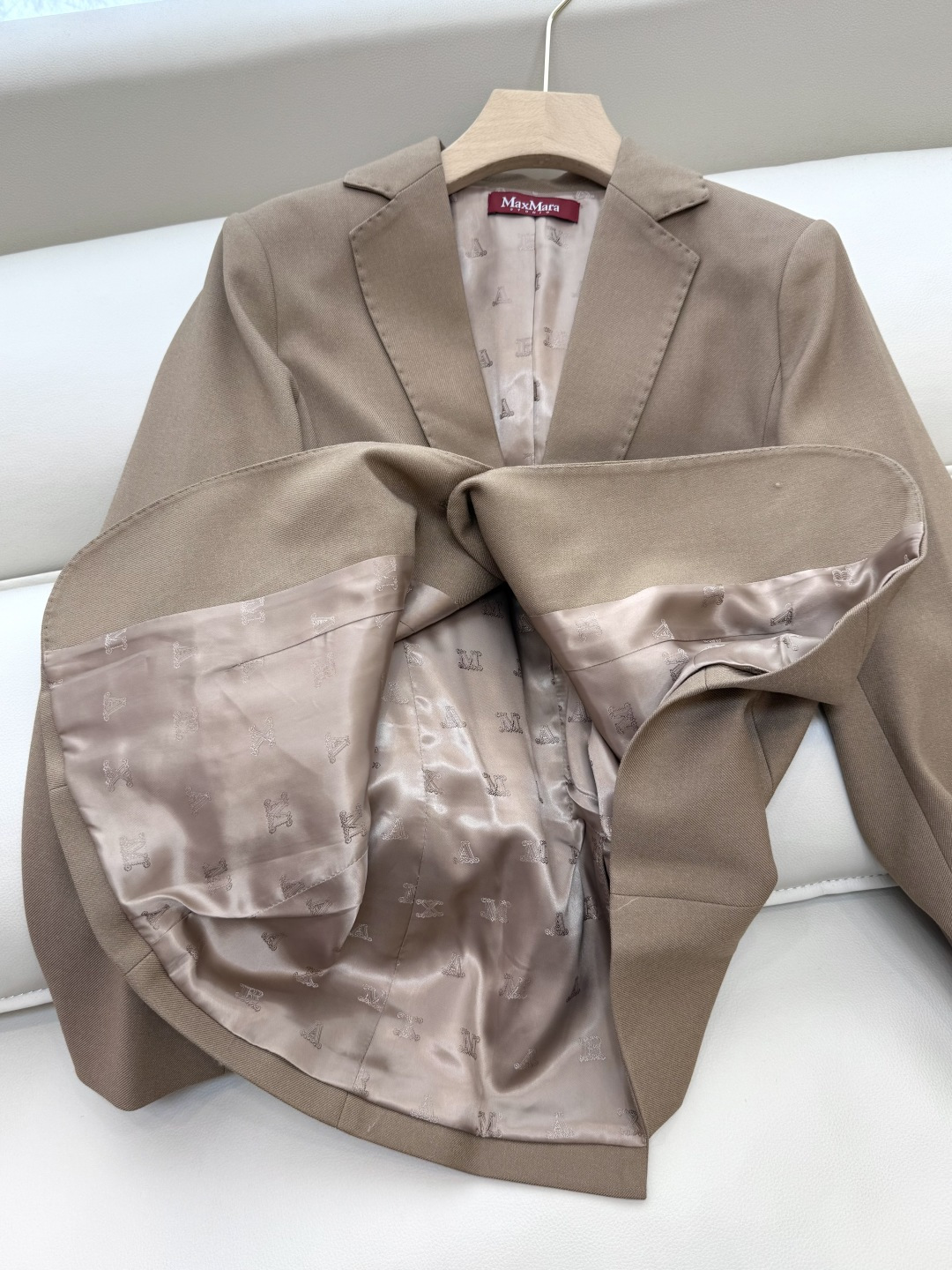 TF8001#新款套装🌾Max mara 60%羊毛 长袖西装外套 ➕长裤 套装 黑色 卡其色 36/3