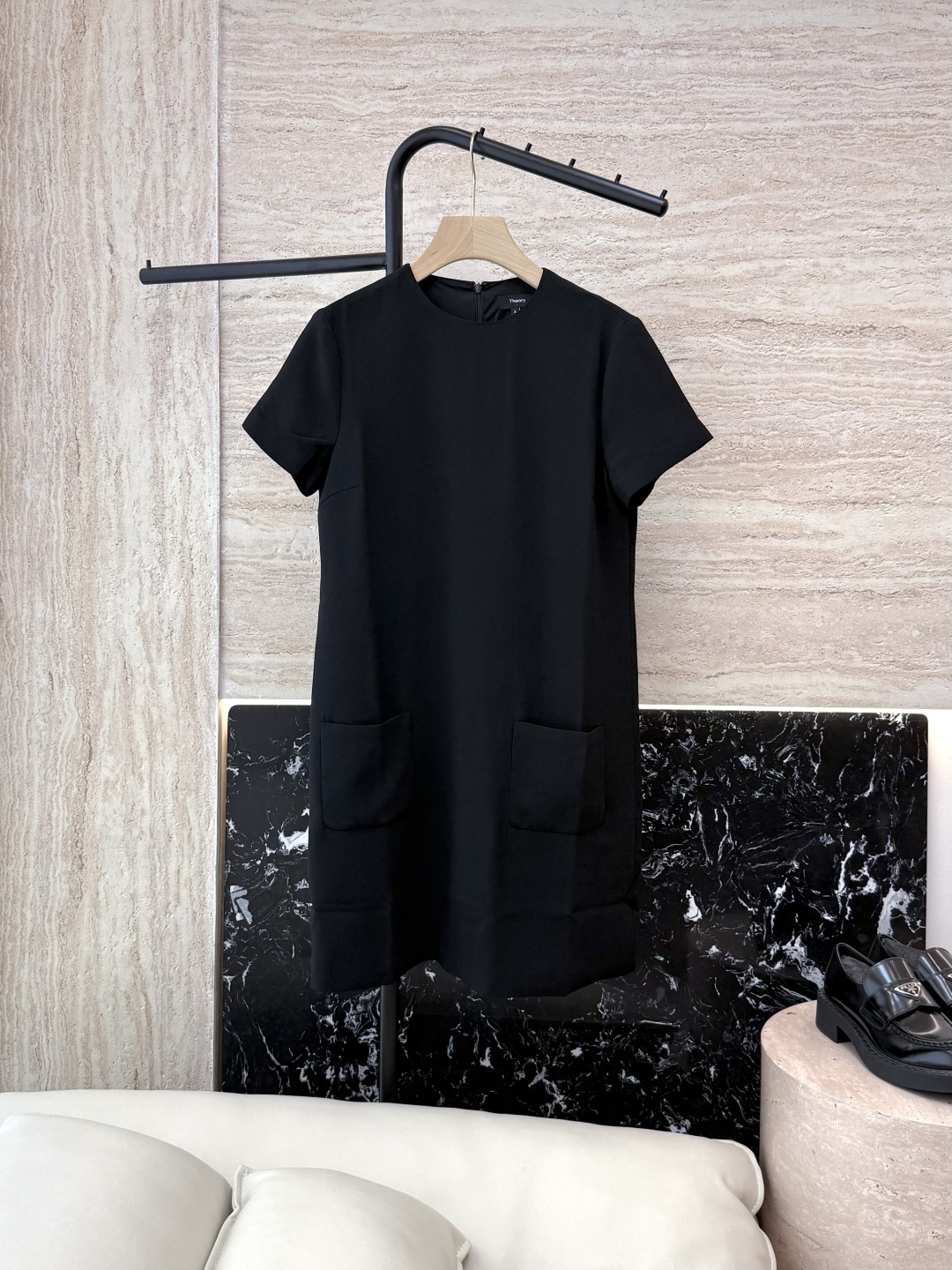 NO:452563,YJT032# theory 70 Triacetic acid Short sleeve Two pocket straight dress Black White XS-S-M-L,,skirts,T-shirt,alexander wang19860909YJT032# theory 70 三醋酸 短袖 两口袋直筒 连衣裙 黑色 白色 XS-S-M-L,,skirts,T-shirt,alexander wang,Women's clothing