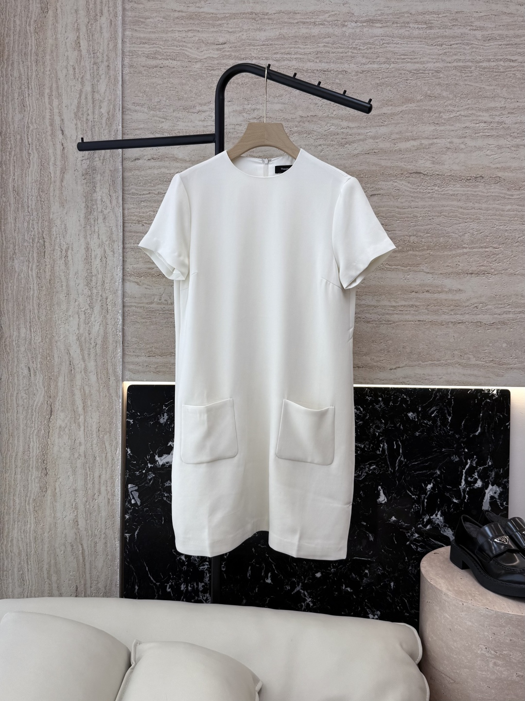 NO:452569,YJT032# theory 70 Triacetic acid Short sleeve Two pocket straight dress Black White XS-S-M-L,,skirts,T-shirt,alexander wang19860909YJT032# theory 70 三醋酸 短袖 两口袋直筒 连衣裙 黑色 白色 XS-S-M-L,,skirts,T-shirt,alexander wang,Women's clothing