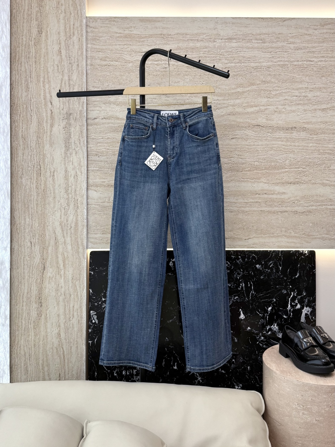 NO:452501,NZ010# new style jeans Loewe logo embroidery Jeans wide-leg blue 26/27/28/29,,loewe,jeans,alexander wang19860909NZ010#新款牛仔裤 Loewe logo刺绣 牛仔裤 阔腿 蓝色 26/27/28/29,,loewe,jeans,alexander wang,Women's clothing