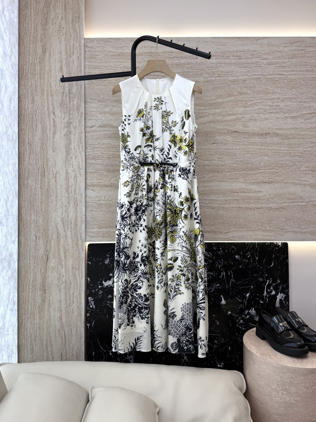 NO:454107,BS966# new dress Max silk positioning print Butterfly floral print Sleeveless dress 36/38/40/42,,skirts,real silk,alexander wang19860909BS966#新款连衣裙 Max 真丝 定位印花 蝴蝶花卉印花 无袖连衣裙 36/38/40/42,,skirts,real silk,alexander wang,Women's clothing