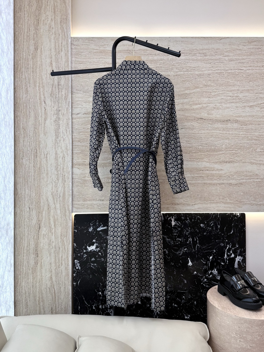 BS963#新款连衣裙💕Max 配腰带 100% 斜纹真丝印花 长袖 连衣裙 黑色 蓝色 36/38/4