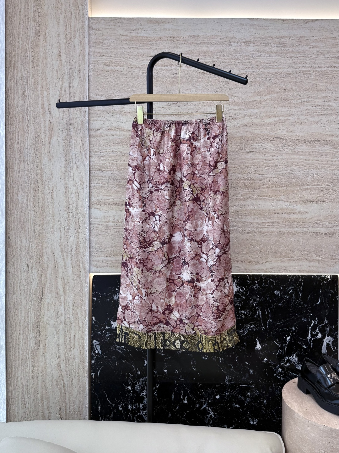 NO:454099,BS962# new skirt, silk print, positioning python pattern, long skirt, red SMLXL, skirts, real silk, alexander wang19860909BS962#新款半裙 真丝印花 定位蟒蛇纹 长半裙 红色 SMLXL,,skirts,real silk,alexander wang,Women's clothing