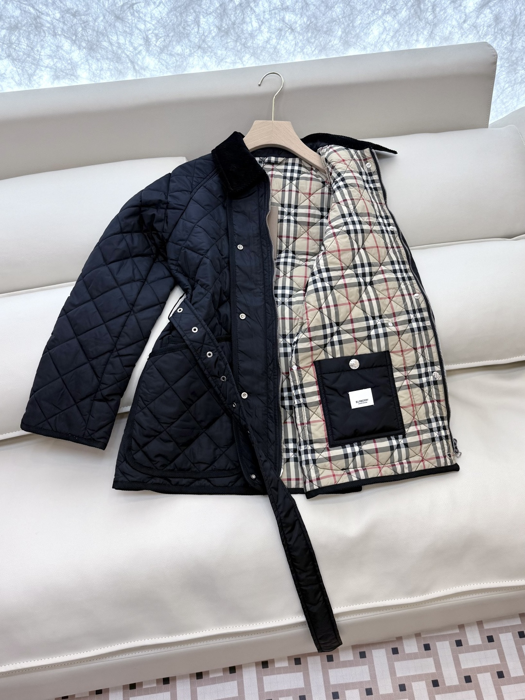 LF017#新款棉服⚠️。
Bur 巴宝莉格纹内里 长袖棉衣 黑色 杏色 
SMLXL