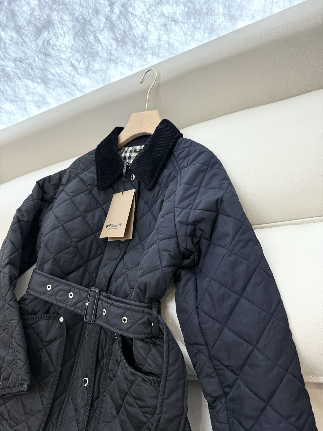 LF017#新款棉服⚠️。
Bur 巴宝莉格纹内里 长袖棉衣 黑色 杏色 
SMLXL