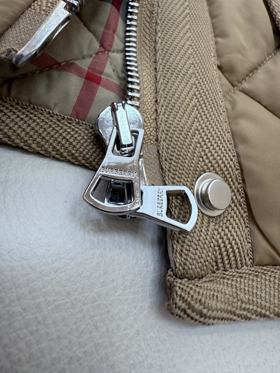 LF017#新款棉服⚠️。
Bur 巴宝莉格纹内里 长袖棉衣 黑色 杏色 
SMLXL