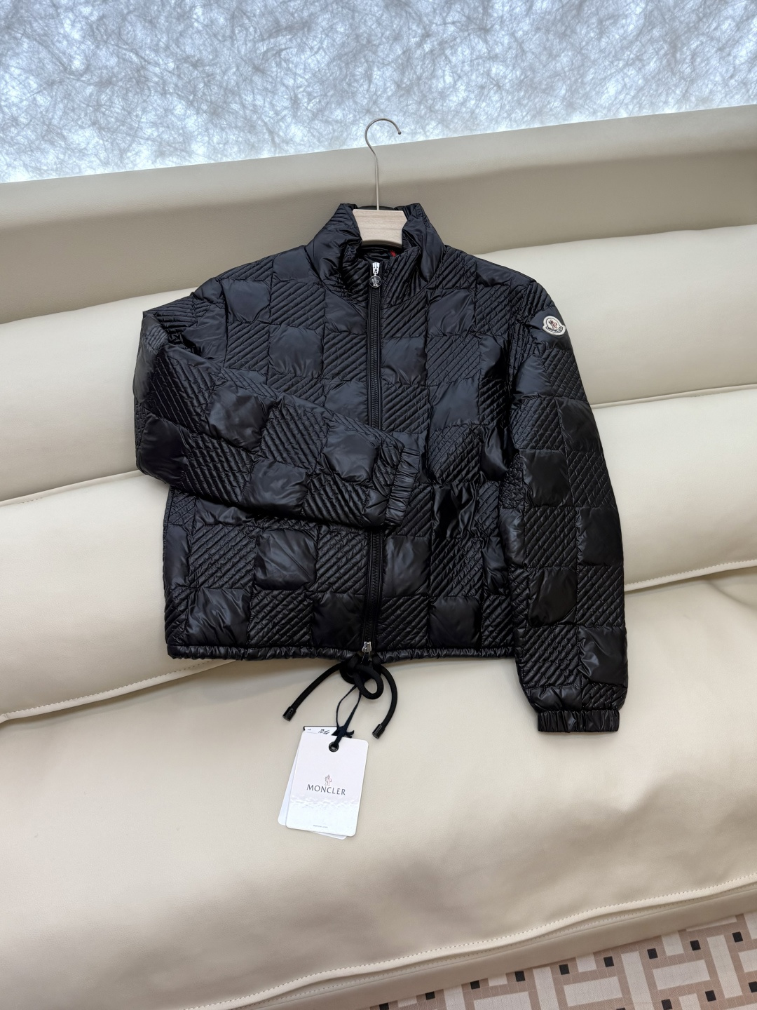 NO:562597,With dust bag TZ125# Mon Mouth Top Version 90 White Goose Down Plaid Stand Collar Down Jacket Black 1-2-3 White 2-3,,Moncler,down jacket,alexander wang19860909配防尘袋TZ125# Mon 蒙口 顶级版本 90 白鹅绒 格纹 立领羽绒服 黑色 1-2-3 白色 2-3,,Moncler,down jacket,alexander wang,Women's clothing