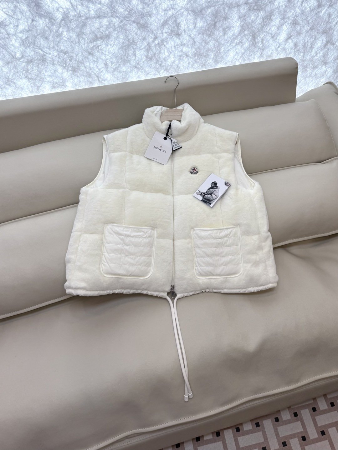 NO:458227,TZ111# Mon masked top version Teddy velvet velvet 90 white goose down vest black 1/2/3 pink 1/2/3 white 1/3 size, Moncler, down jacket, alexander wang19860909TZ111# Mon 蒙口 顶级版 泰迪绒 丝绒感 90白鹅绒 羽绒马甲 黑色1/2/3 粉色1/2/3 白色1/3码,,Moncler,down jacket,alexander wang,Women's clothing