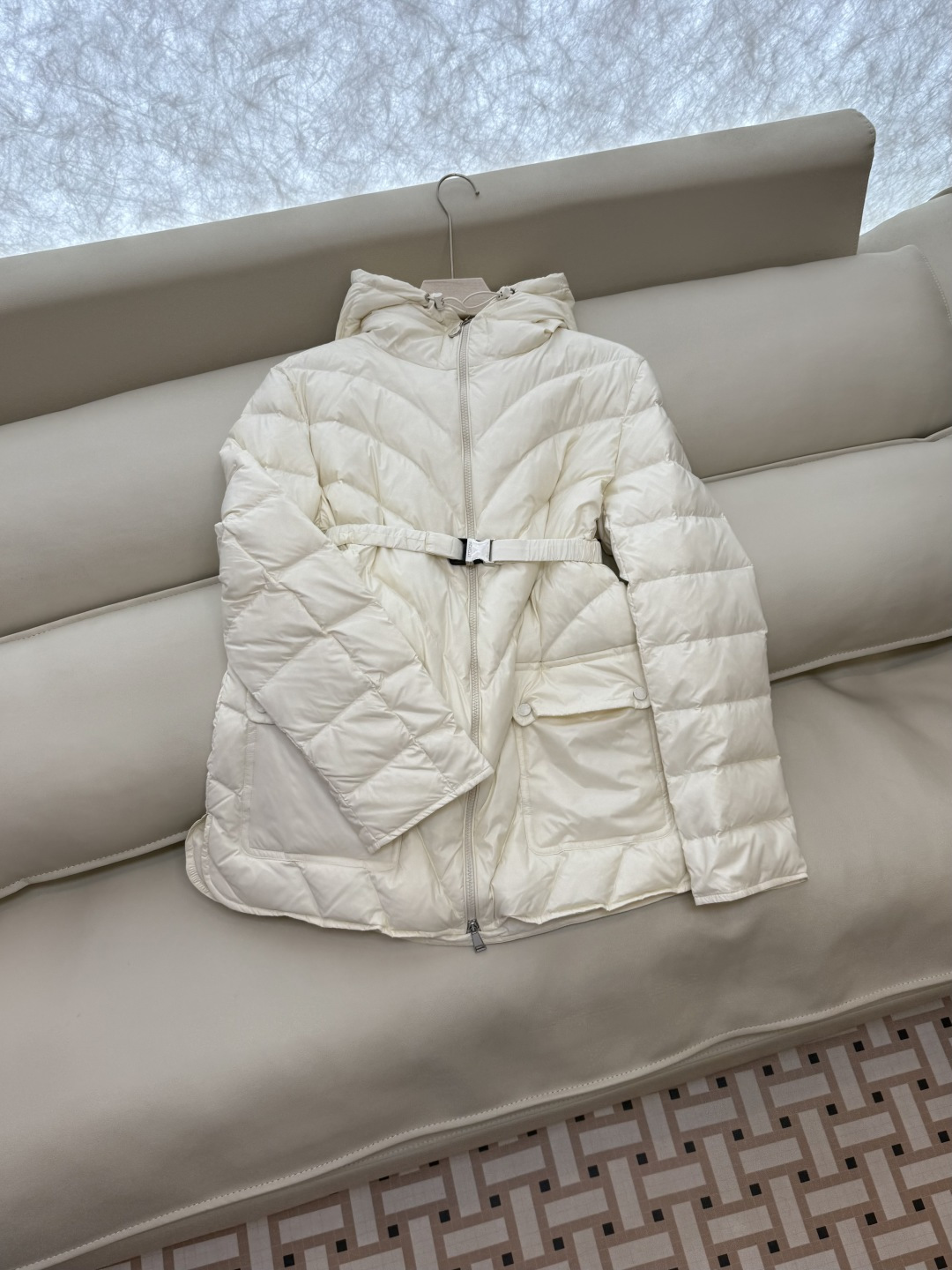 NO:458273,TZ90# Mon masked top version 90 white goose down waist down jacket black 1, 2, 3 gray coffee 1, 2, 3 beige 2, 3 sizes, Moncler, down jacket, alexander wang19860909TZ90# Mon 蒙口 顶级版 90白鹅绒 收腰 羽绒服 黑色 1、2、3 灰咖 1、2、3 米白 2、3码,,Moncler,down jacket,alexander wang,Women's clothing