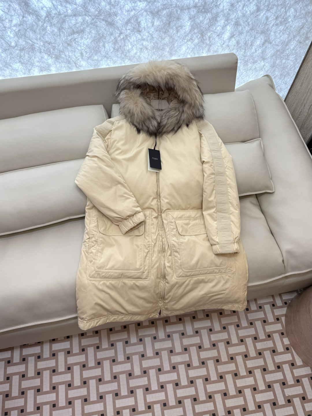 NO:458304,TK001# Fendi two sides with fur collar 80 grey goose down jacket Black apricot SML, fendi, down jacket, alexander wang19860909TK001# Fendi 两面穿 配毛领 80灰鹅绒 长款羽绒服 黑色 杏色 SML,,fendi,down jacket,alexander wang,Women's clothing