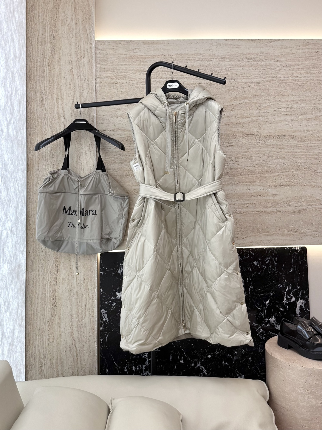 NO:456769,M323# new down jacket Max diamond cube 90 white goose down sleeveless down vest down jacket Gray Black Light gold Lime white 36/38/40 size (PS This price includes primary color high-quality cloth bag storage bag), down jacket, alexander wang19860909M323#新款羽绒服 Max 菱形格 90 白鹅绒 无袖羽绒马甲 羽绒服 灰色 黑色 浅金 石灰白 36/38/40码（PS此价格含原色高品质布包收纳袋）,,down jacket,alexander wang,Women's clothing