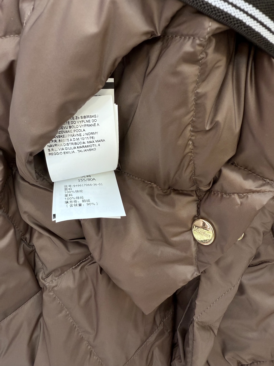 M670#新款羽绒服⚠️2025。
Max 菱形格 90% 白鹅绒 带帽 修身款 定制腰带长款 羽绒服 