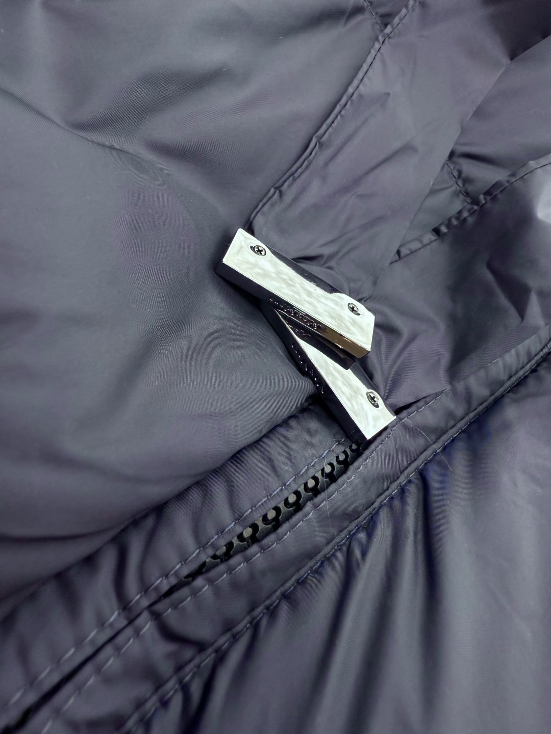 M238-L#新款羽绒服⚠️2024。
max mara  配原包装 原标高定版 羽绒长款鹅绒服  90