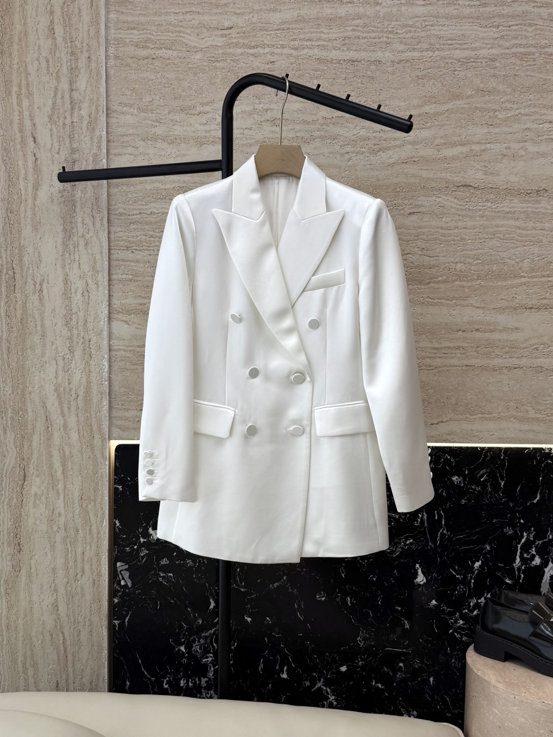 NO:464399,XZ0121# coat new P YSL top original classic double-breasted acetic acid custom-made suit jacket black white SMLXL,,saint laurent,jackets & coats,business suit,alexander wang19860909XZ0121#外套新款P YSL 顶级原版 经典 双排扣 醋酸 定制款西装外套 黑色 白色 SMLXL,,saint laurent,jackets & coats,business suit,alexander wang,Women's clothing