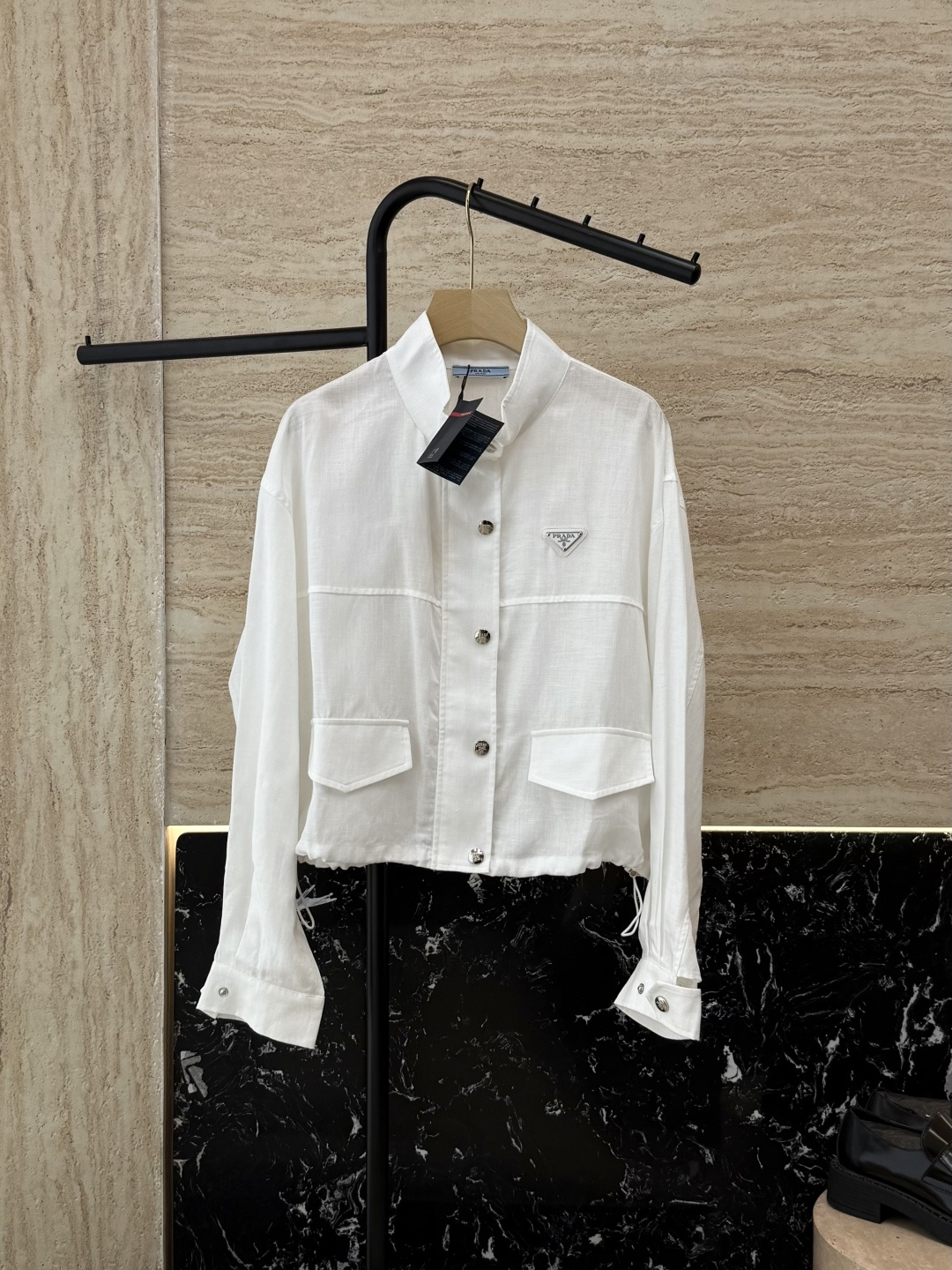 NO:466117,CX0134# new jacket P PR triangle logo 50 linen long-sleeved stand-up collar jacket White blue SML,,jackets & coats,alexander wang19860909CX0134#新款外套P PR 三角标 50 亚麻 长袖立领外套 白色 蓝色 SML,,jackets & coats,alexander wang,Women's clothing