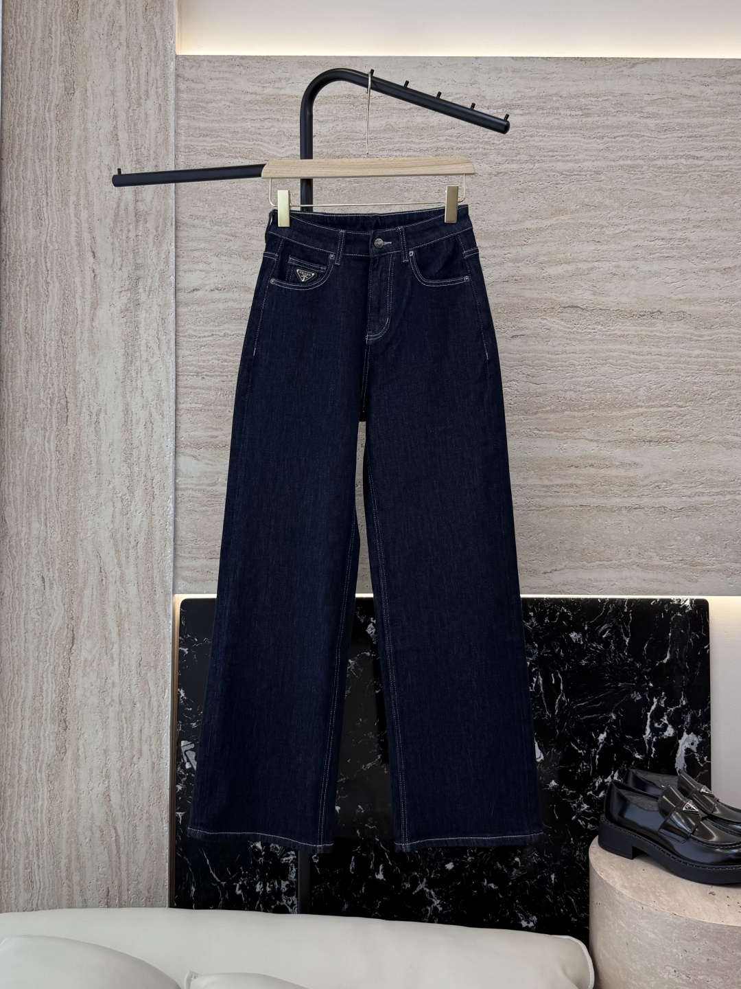 NO:466105,CX0131# new style jeans Prada triangle label denim cotton slim jeans navy blue size 26-30 sizes, prada, jeans, alexander wang19860909CX0131#新款牛仔裤 Prada 三角标 牛仔棉显瘦牛仔裤 藏青色 蓝色 26-30码,,prada,jeans,alexander wang,Women's clothing