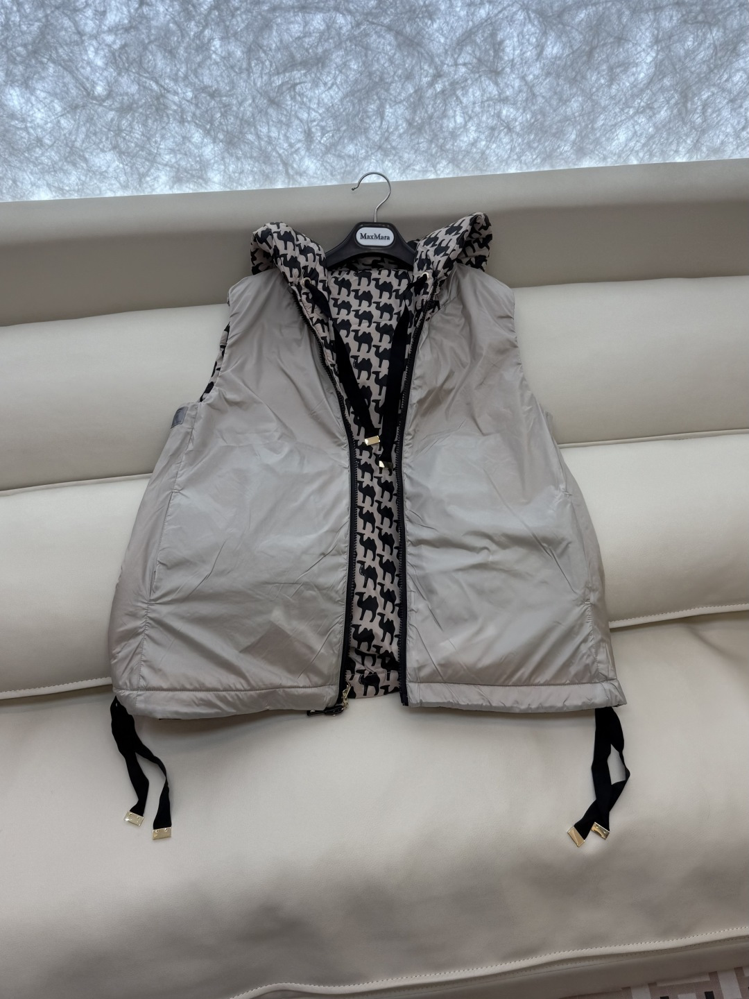 M309-YH#新款驼绒服⚠️🌾 Max拉链款 48% 骆驼绒 4%桑蚕丝 进口面料 骆驼绒棉服 两面穿 驼色 黑色 M309-YH#新款驼绒服⚠️🌾 Max拉链款 48% 骆驼绒 4%桑蚕丝 进口面料 骆驼绒棉服 两面穿 驼色 黑色
