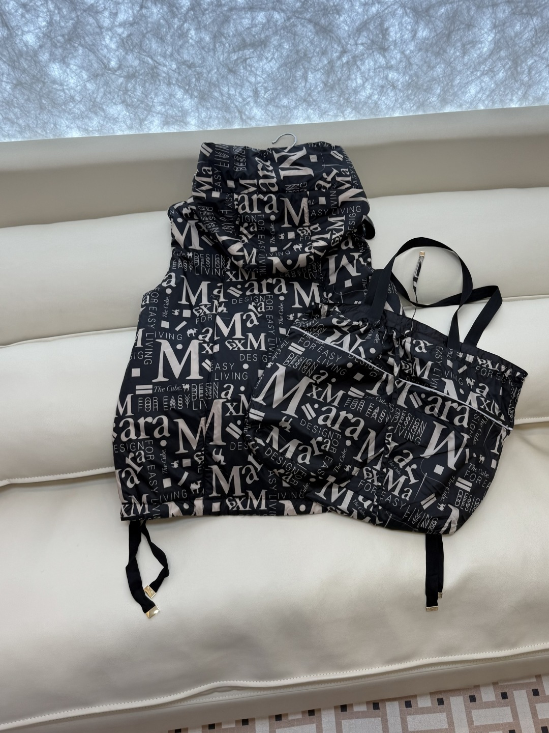 M309-YH#新款驼绒服⚠️🌾 Max拉链款 48% 骆驼绒 4%桑蚕丝 进口面料 骆驼绒棉服 两面穿 驼色 黑色 M309-YH#新款驼绒服⚠️🌾 Max拉链款 48% 骆驼绒 4%桑蚕丝 进口面料 骆驼绒棉服 两面穿 驼色 黑色
