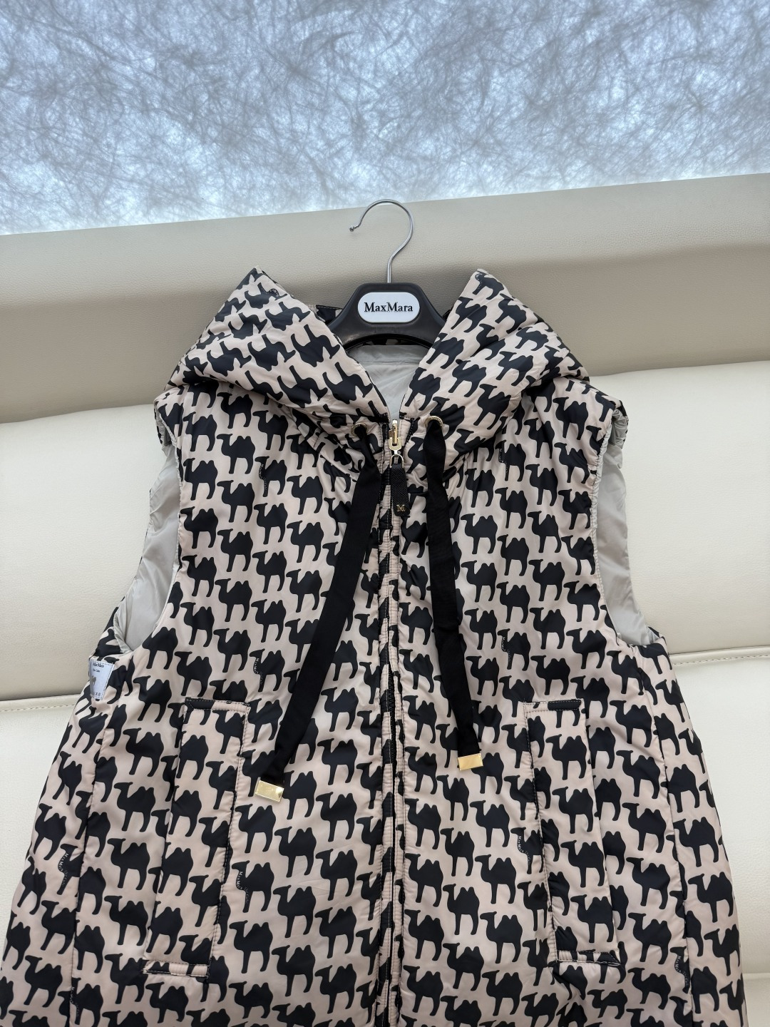 M309-YH#新款驼绒服⚠️🌾 Max拉链款 48% 骆驼绒 4%桑蚕丝 进口面料 骆驼绒棉服 两面穿 驼色 黑色 M309-YH#新款驼绒服⚠️🌾 Max拉链款 48% 骆驼绒 4%桑蚕丝 进口面料 骆驼绒棉服 两面穿 驼色 黑色