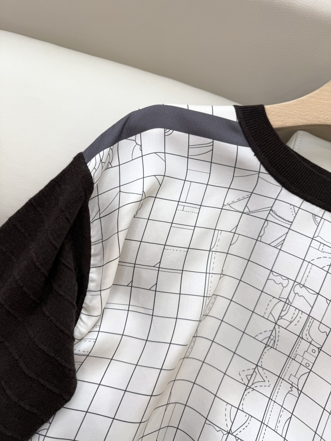 H32562#新款上衣💕H家 爱马仕 100% 真丝印花拼接长袖针织羊毛上两色S- X L