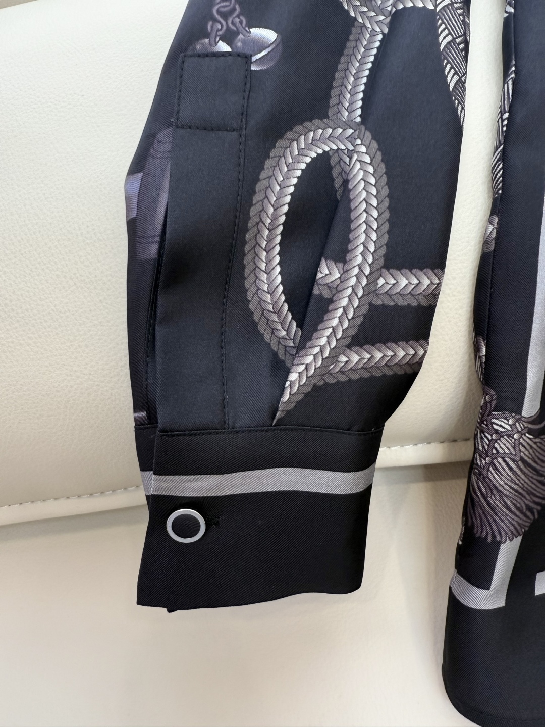 H32566#新款衬衫💕H家 爱马仕 定位印花 斜纹真丝印花 衬衫 米白色 黑色 SMLXL