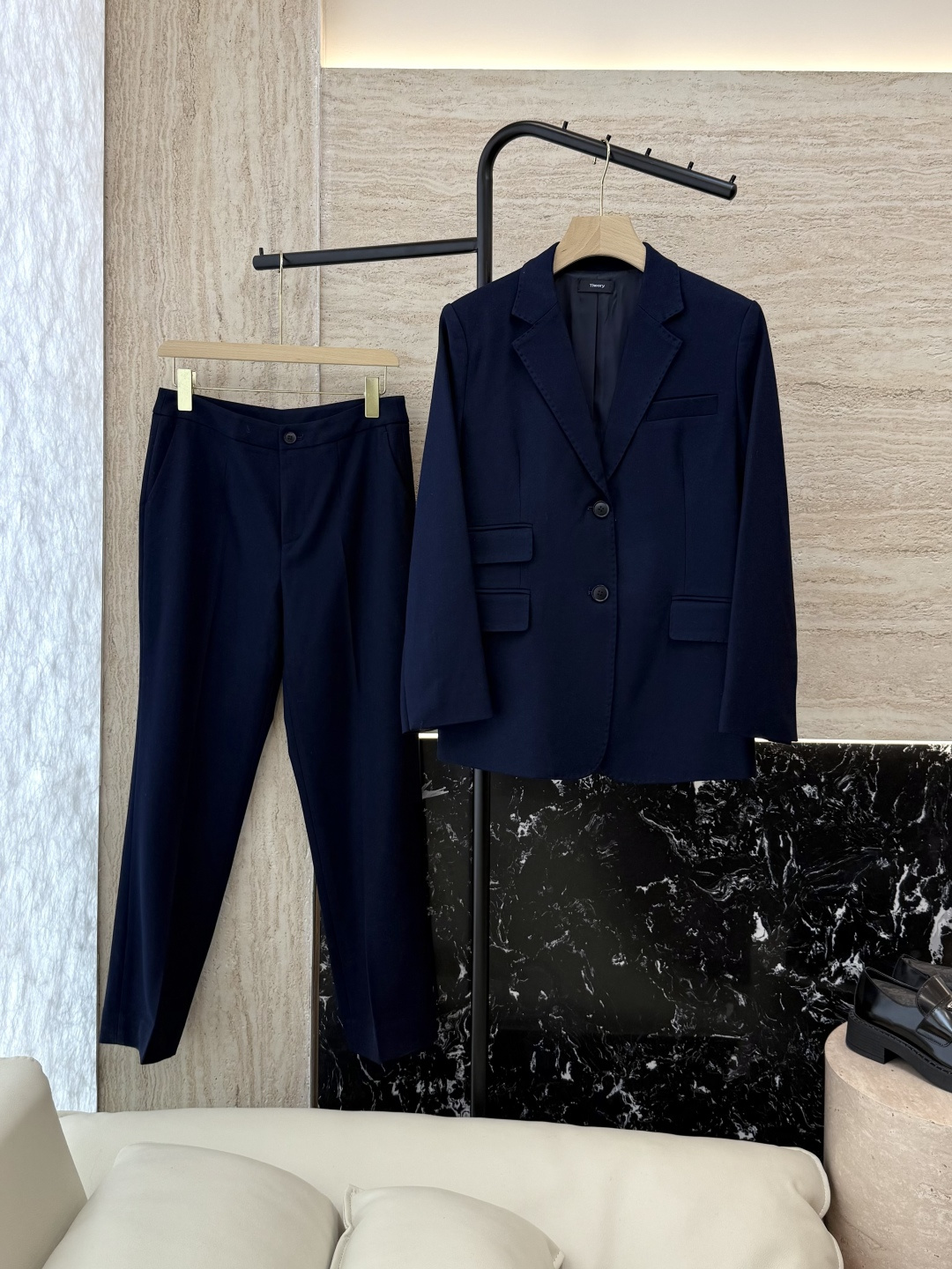 NO:464406,TF078# new suit THeory 60 wool double-breasted long-sleeved blazer trousers suit blue purple 2/4/6/8,,tom ford,jackets & coats,business suit,alexander wang19860909TF078#新款套装 THeory 60 羊毛 双排扣 长袖西装外套 长裤 套装  蓝色 紫色 2/4/6/8,,tom ford,jackets & coats,business suit,alexander wang,Women's clothing