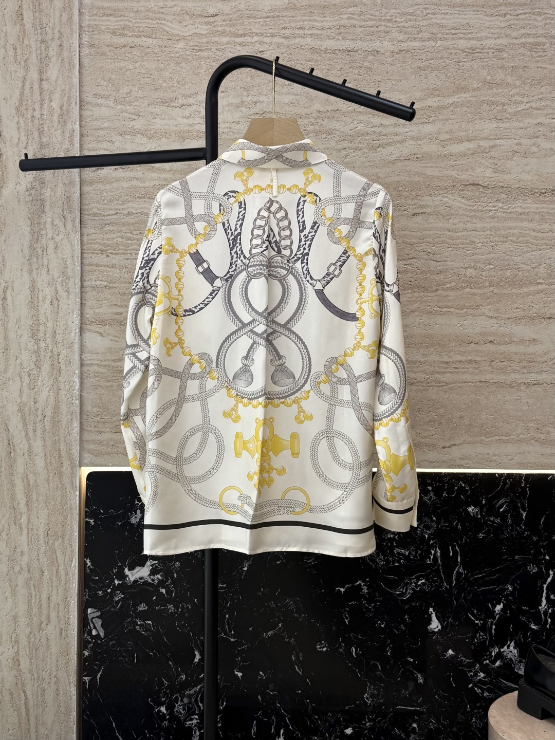 BS995#新款衬衫💕H家 爱马仕 定位印花 斜纹真丝印花 长袖衬衫 杏色 黑色 36/38/40/42