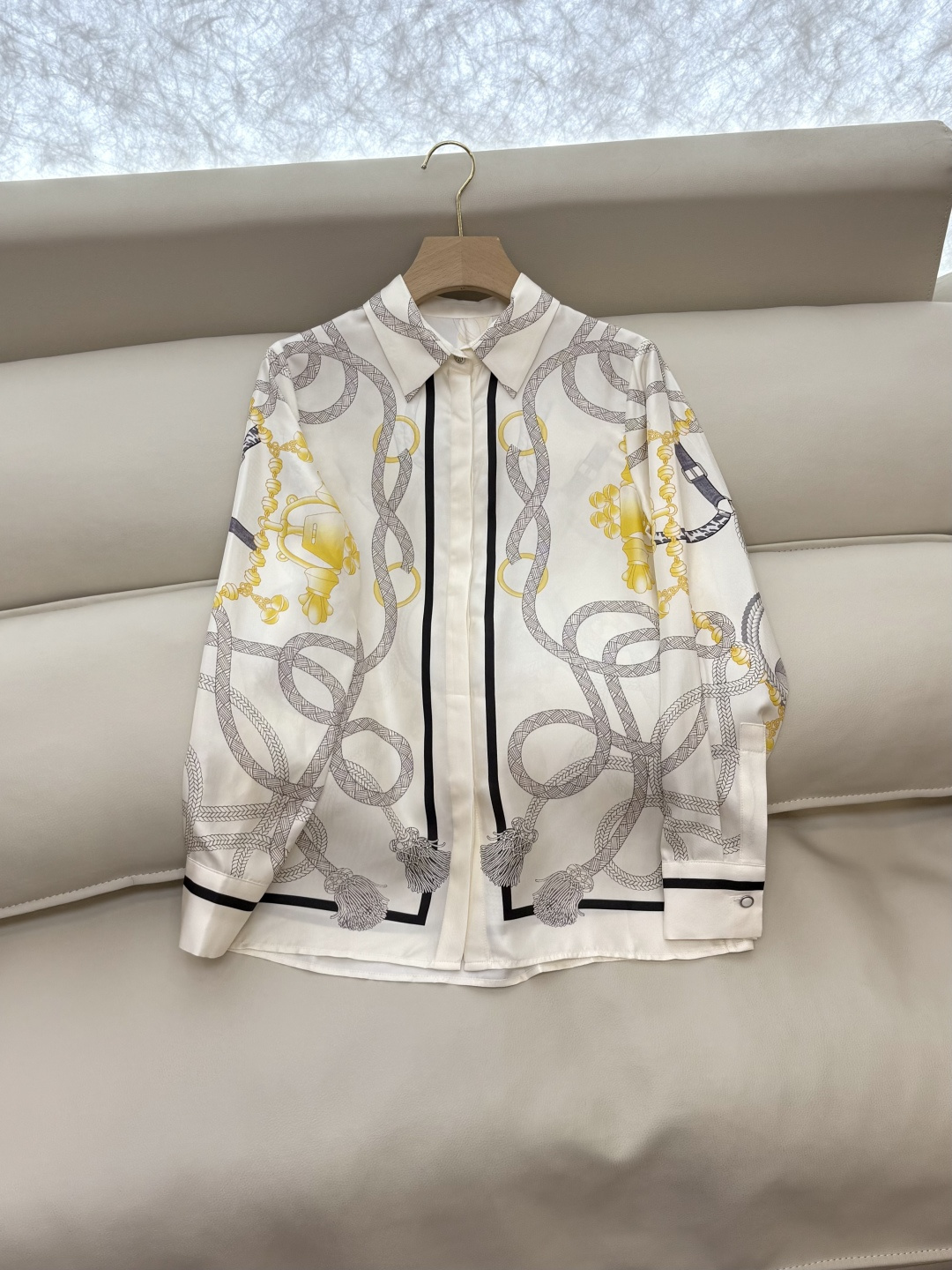 BS995#新款衬衫💕H家 爱马仕 定位印花 斜纹真丝印花 长袖衬衫 杏色 黑色 36/38/40/42